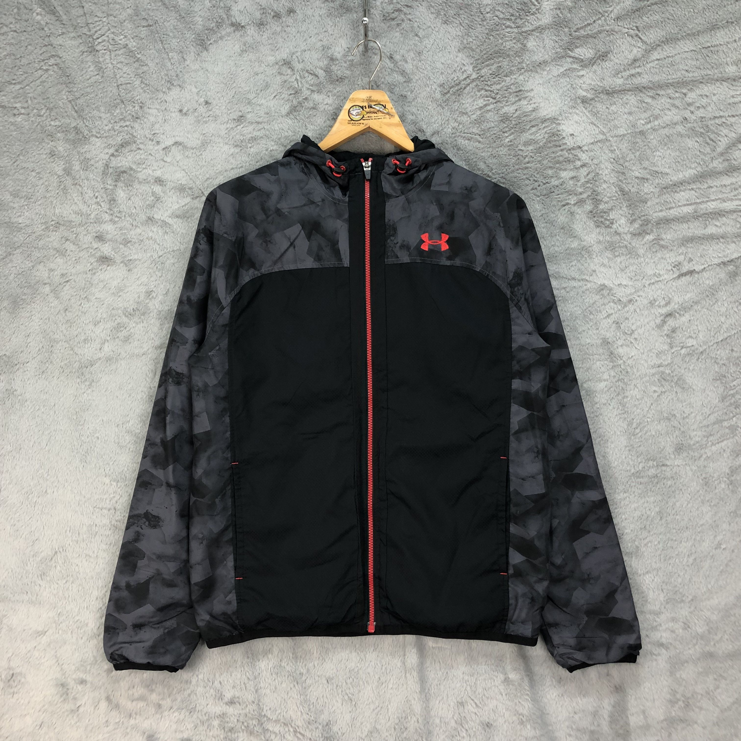 Under Armour Under Armour Back Big Logo Hooded Light Jacket #4732-166 Size US M / EU 48-50 / 2 - 2 Thumbnail