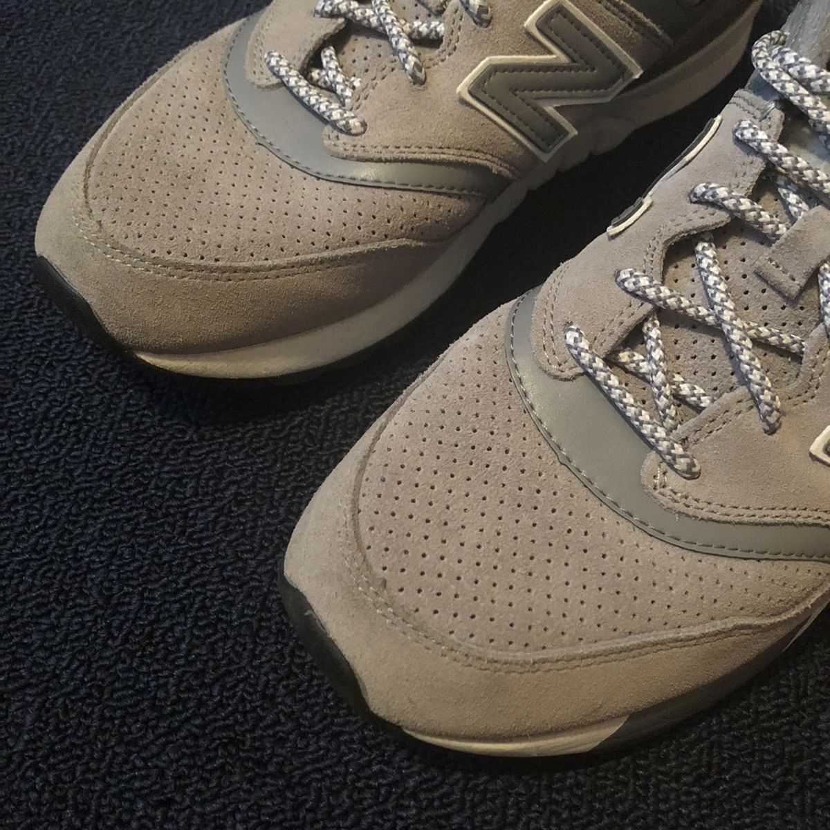 New Balance New Balance 597 Modern Classics Grey 3M Trainer Shoes Size US 8.5 / EU 41-42 - 10 Thumbnail