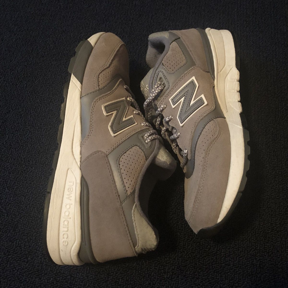 New Balance New Balance 597 Modern Classics Grey 3M Trainer Shoes Size US 8.5 / EU 41-42 - 4 Thumbnail