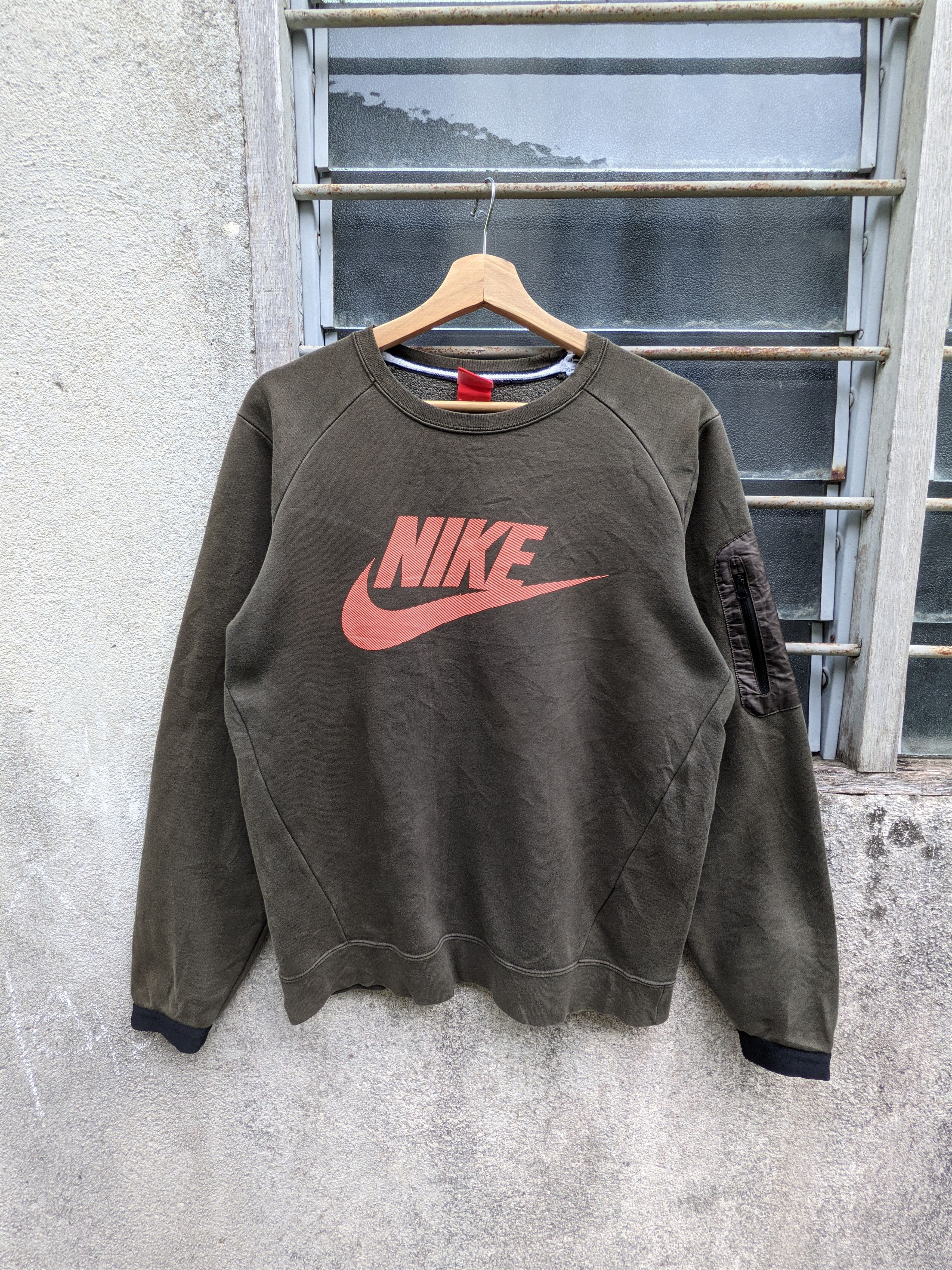 Nike Vintage Y2K Nike Swoosh Spellout Olive Green Size US M / EU 48-50 / 2 - 5 Thumbnail