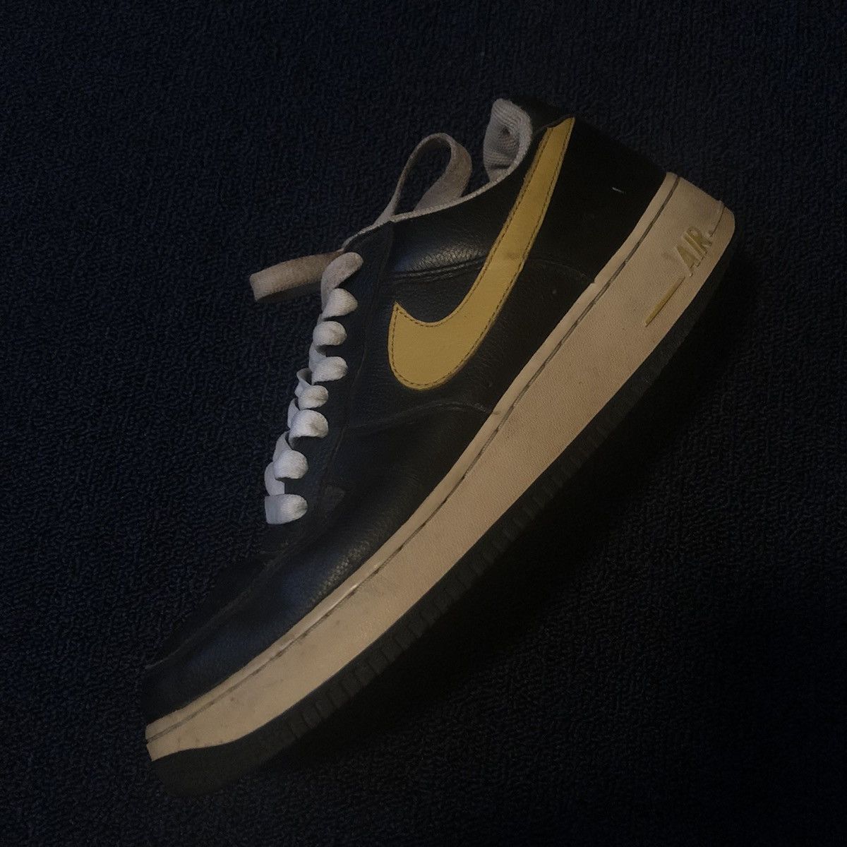 Nike × Vintage Vintage Nike Air Force 1 Black | University Gold Shoes 2004 Size US 9.5 / EU 42-43 - 10 Thumbnail
