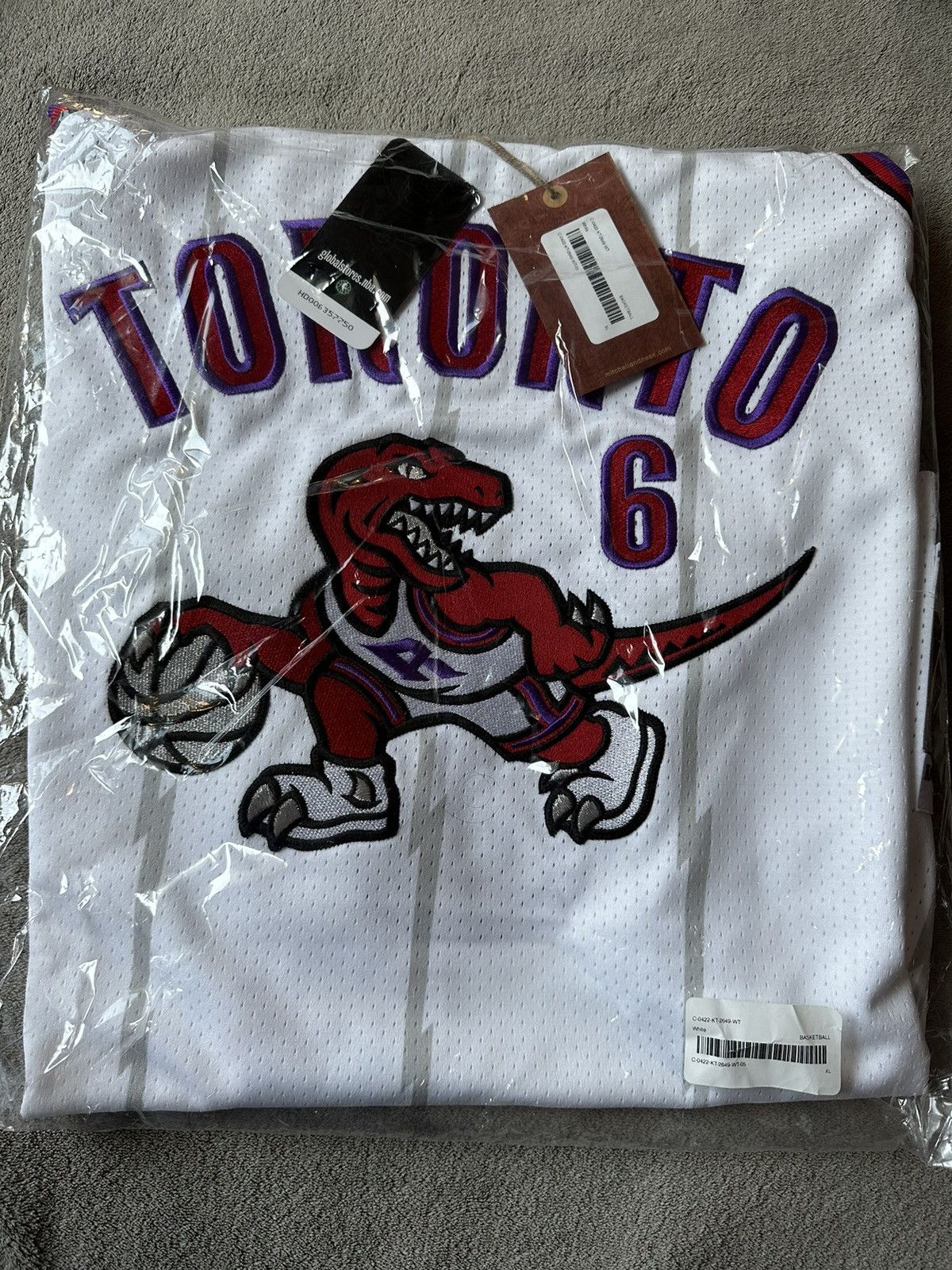 Mitchell & Ness × NBA × October's Very Own OVO Toronto Raptors x Mitchell & Ness Basketball Jersey Size US XL / EU 56 / 4 - 4 Thumbnail