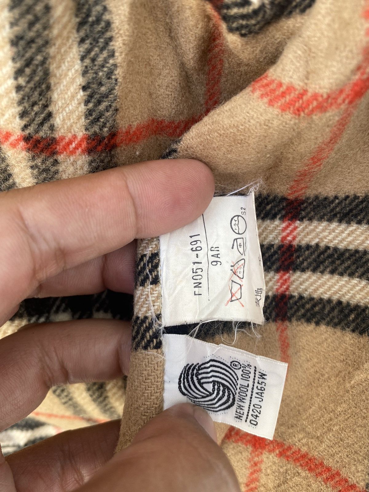 Burberry × Vintage Vtg 90s Burberrys iconic nova check lining wool coat jacket Size US M / EU 48-50 / 2 - 7 Thumbnail