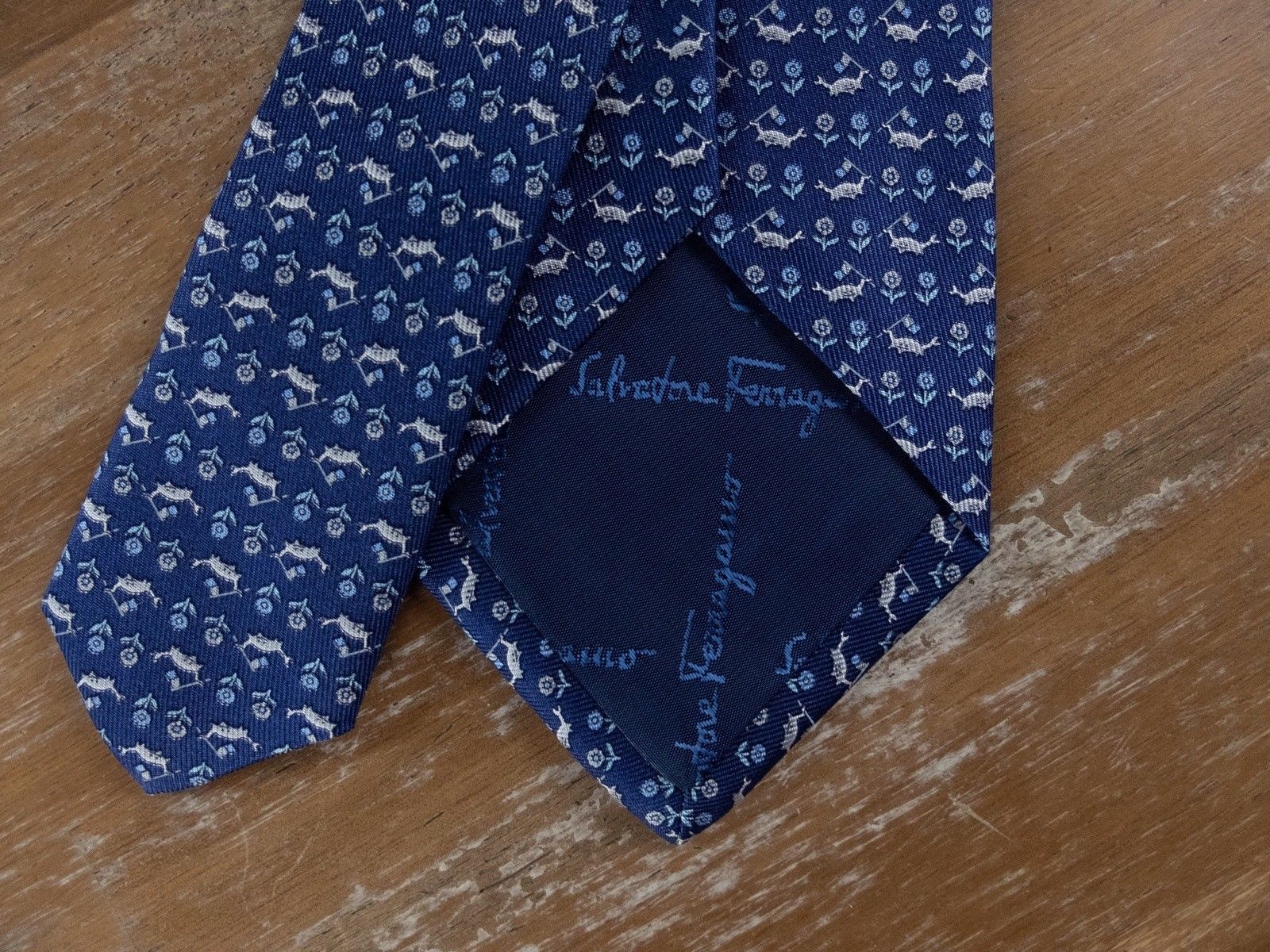 Salvatore Ferragamo SALVATORE FERRAGAMO navy blue flower print silk tie NWT Size ONE SIZE - 4 Thumbnail