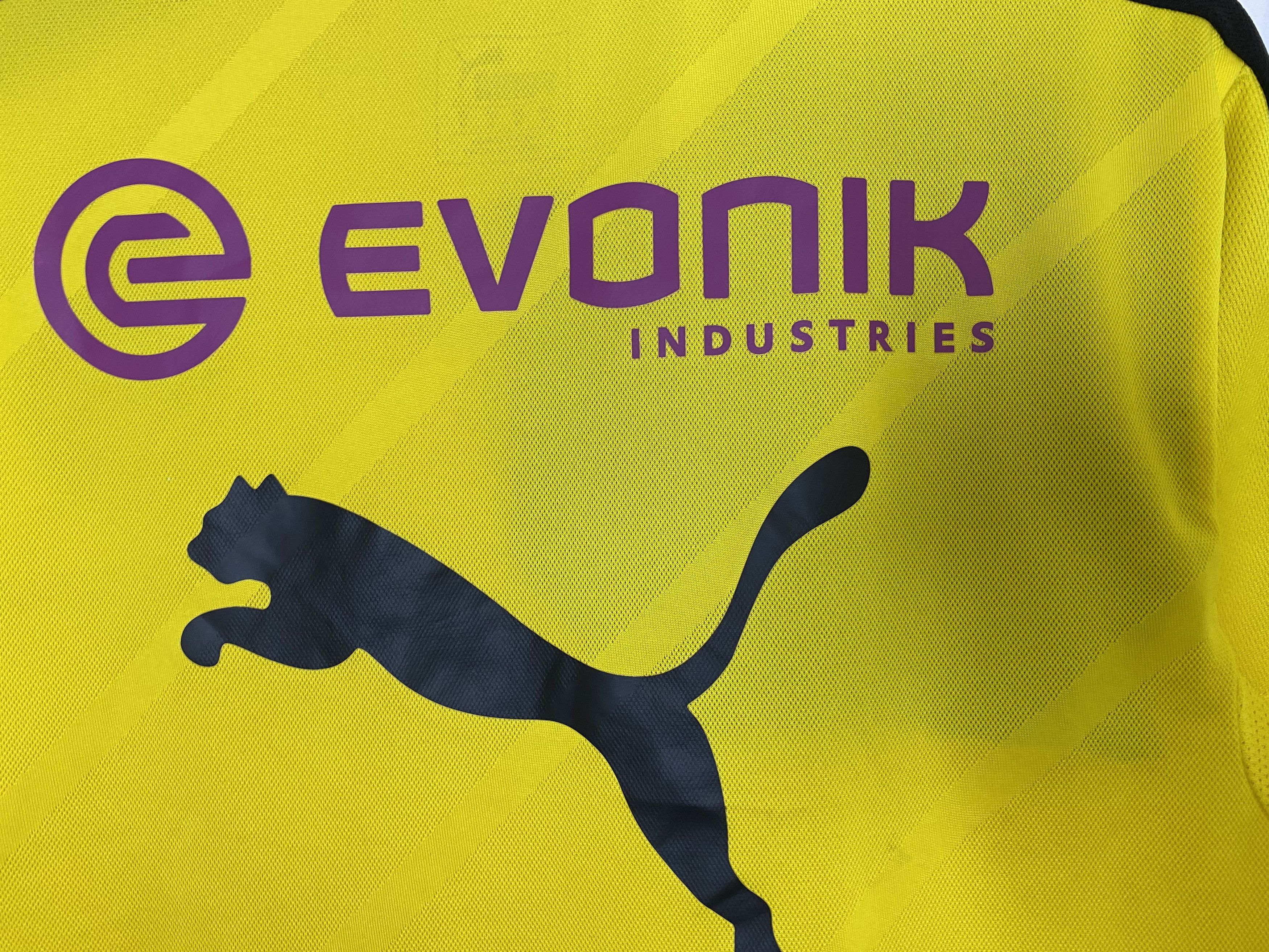 Puma × UEFA BORUSSIA DORTMUND 2015 TRAINING FOOTBALL SHIRT SOCCER JERSEY Size US M / EU 48-50 / 2 - 4 Thumbnail