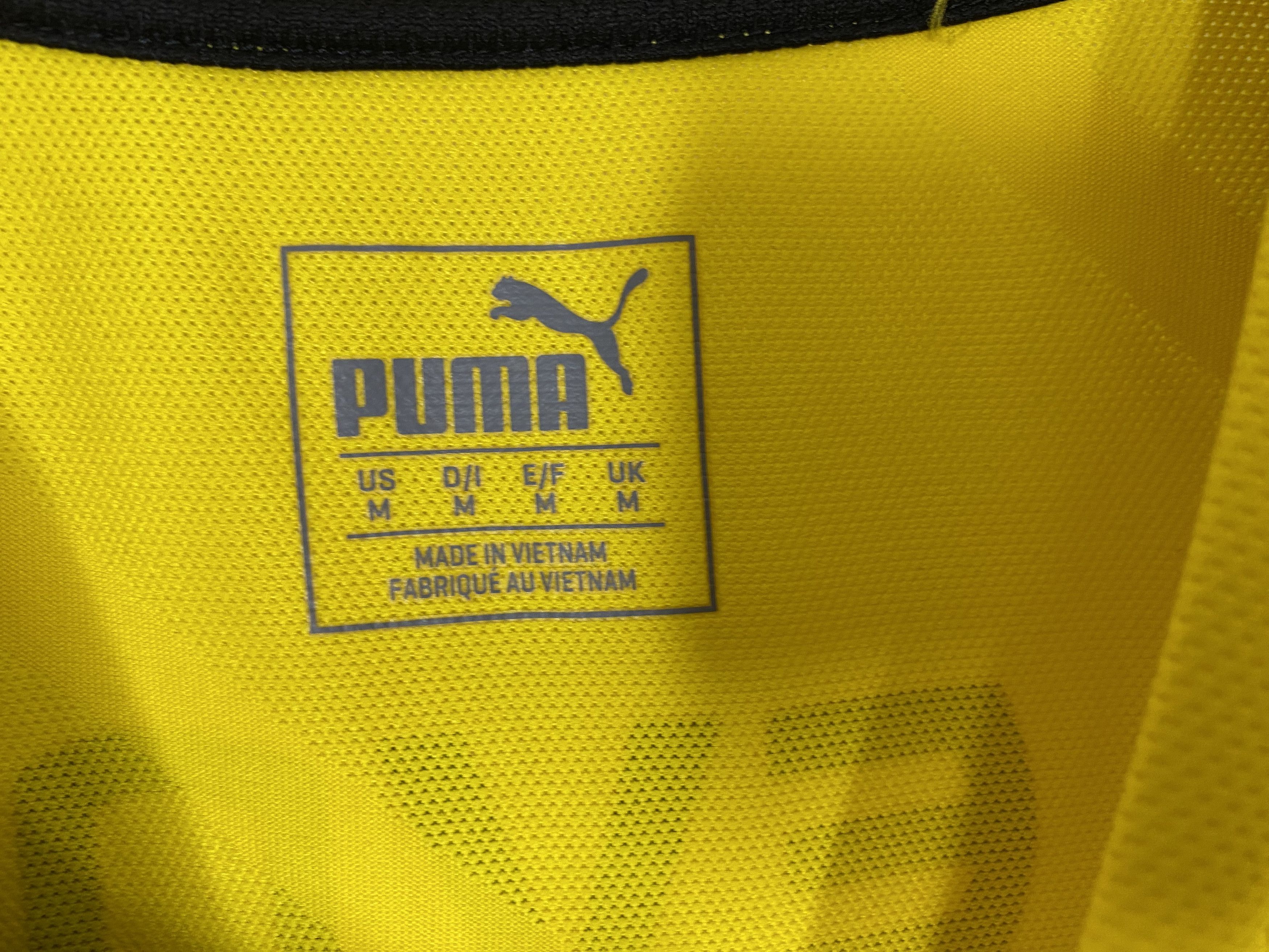 Puma × UEFA BORUSSIA DORTMUND 2015 TRAINING FOOTBALL SHIRT SOCCER JERSEY Size US M / EU 48-50 / 2 - 7 Thumbnail