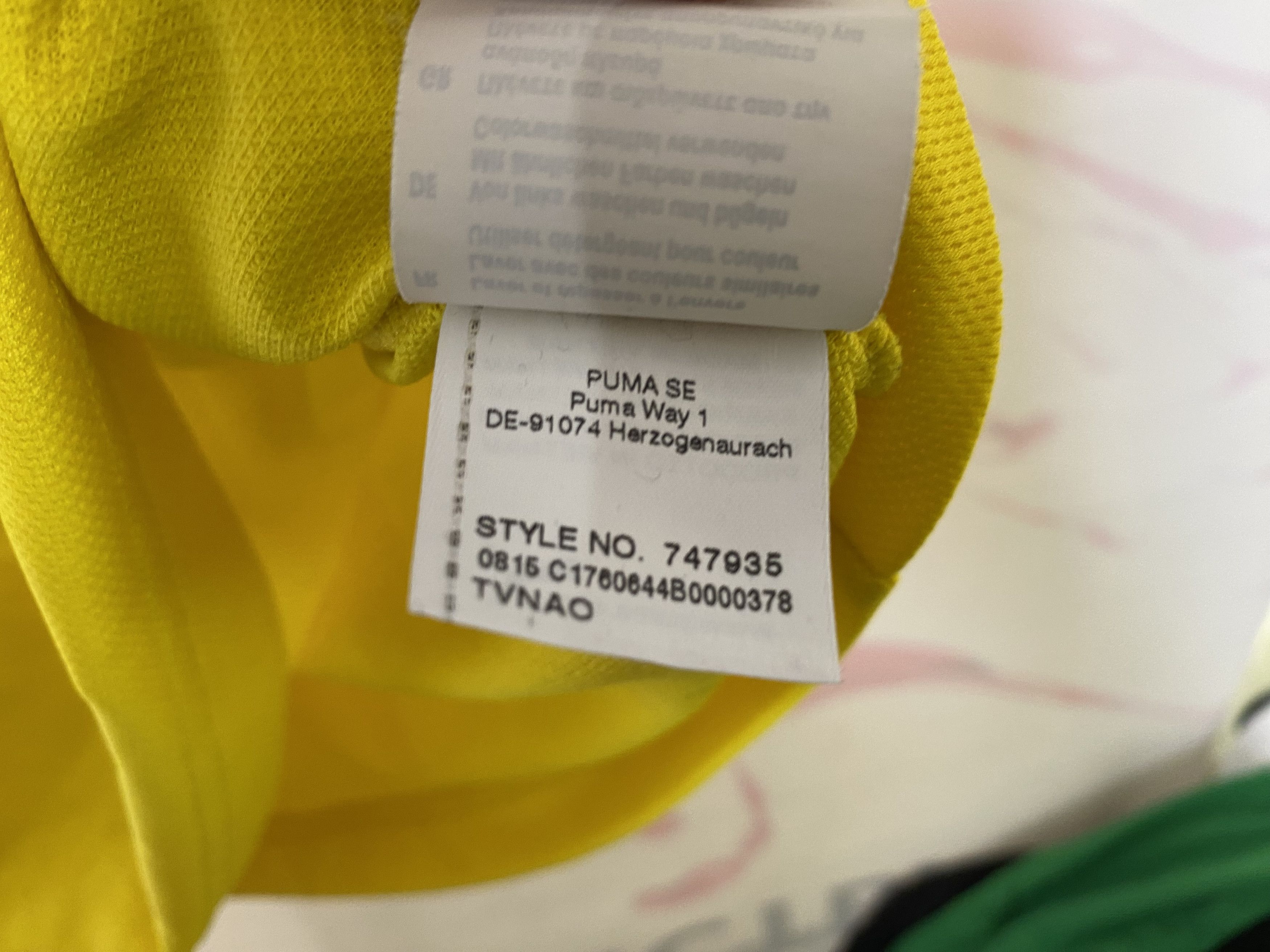 Puma × UEFA BORUSSIA DORTMUND 2015 TRAINING FOOTBALL SHIRT SOCCER JERSEY Size US M / EU 48-50 / 2 - 9 Thumbnail