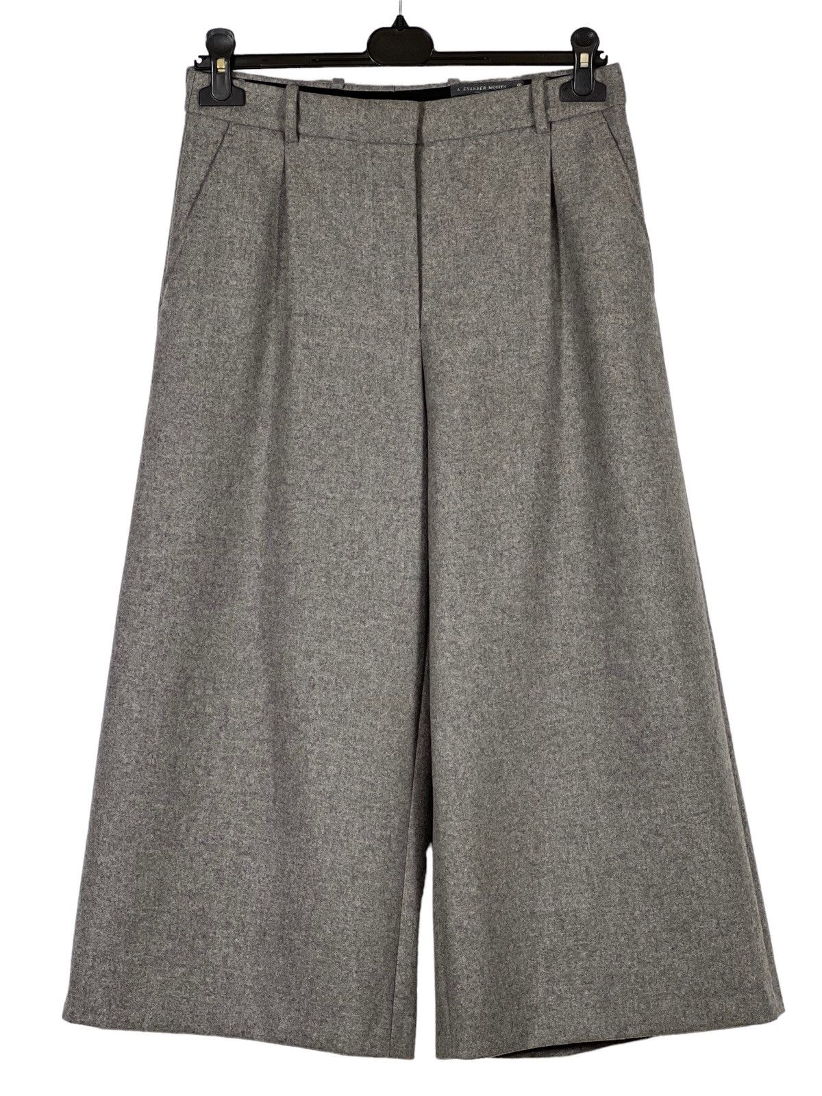 image of Alexander Mcqueen Cropped Culotte Wool Cashmere Pants in Grey, Women's (Size 26)