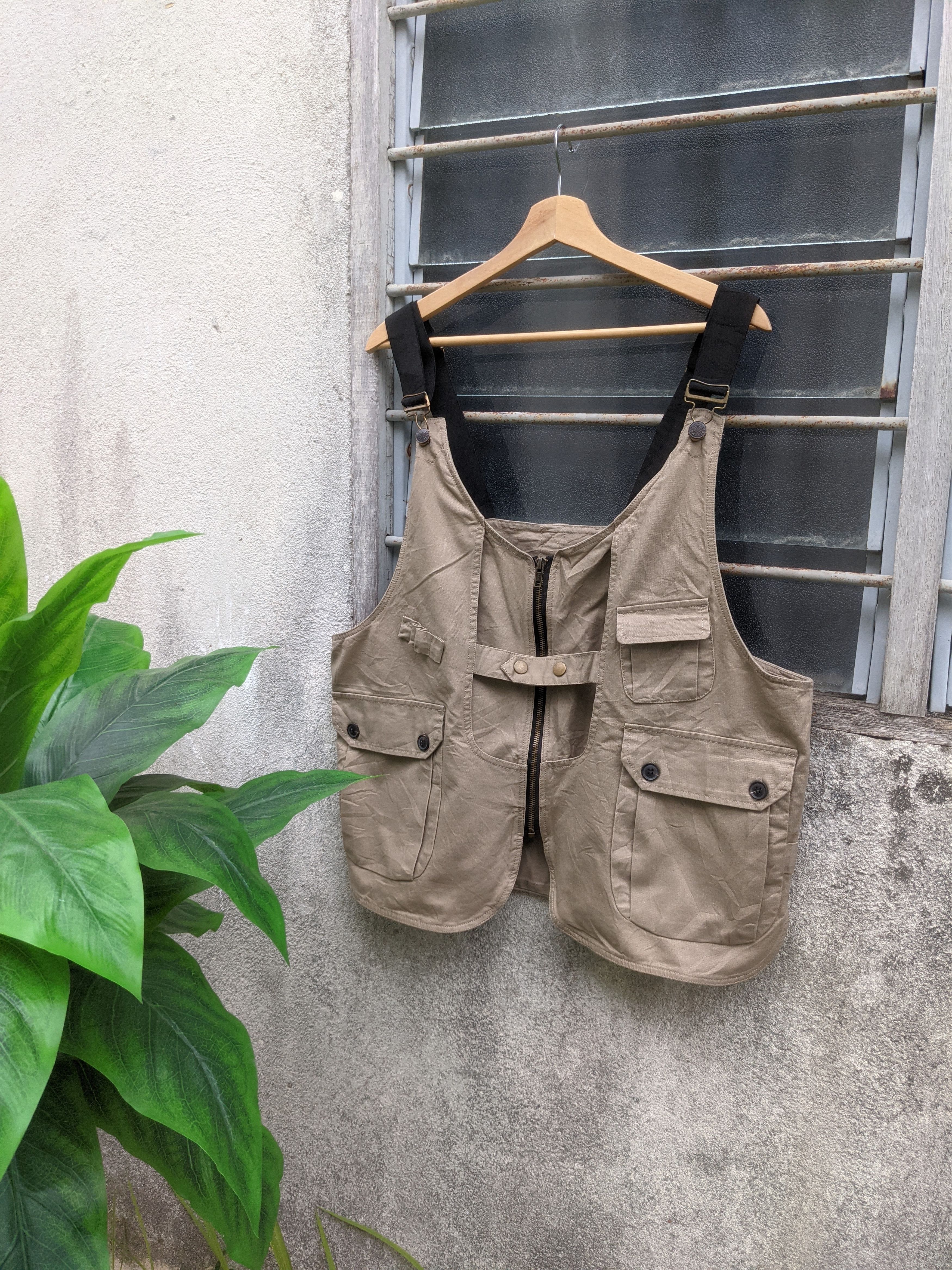 image of Hype x Outdoor Life Enjoy Carfarmall By 7 Up Techwear Vests in Brown, Men's (Size Medium)