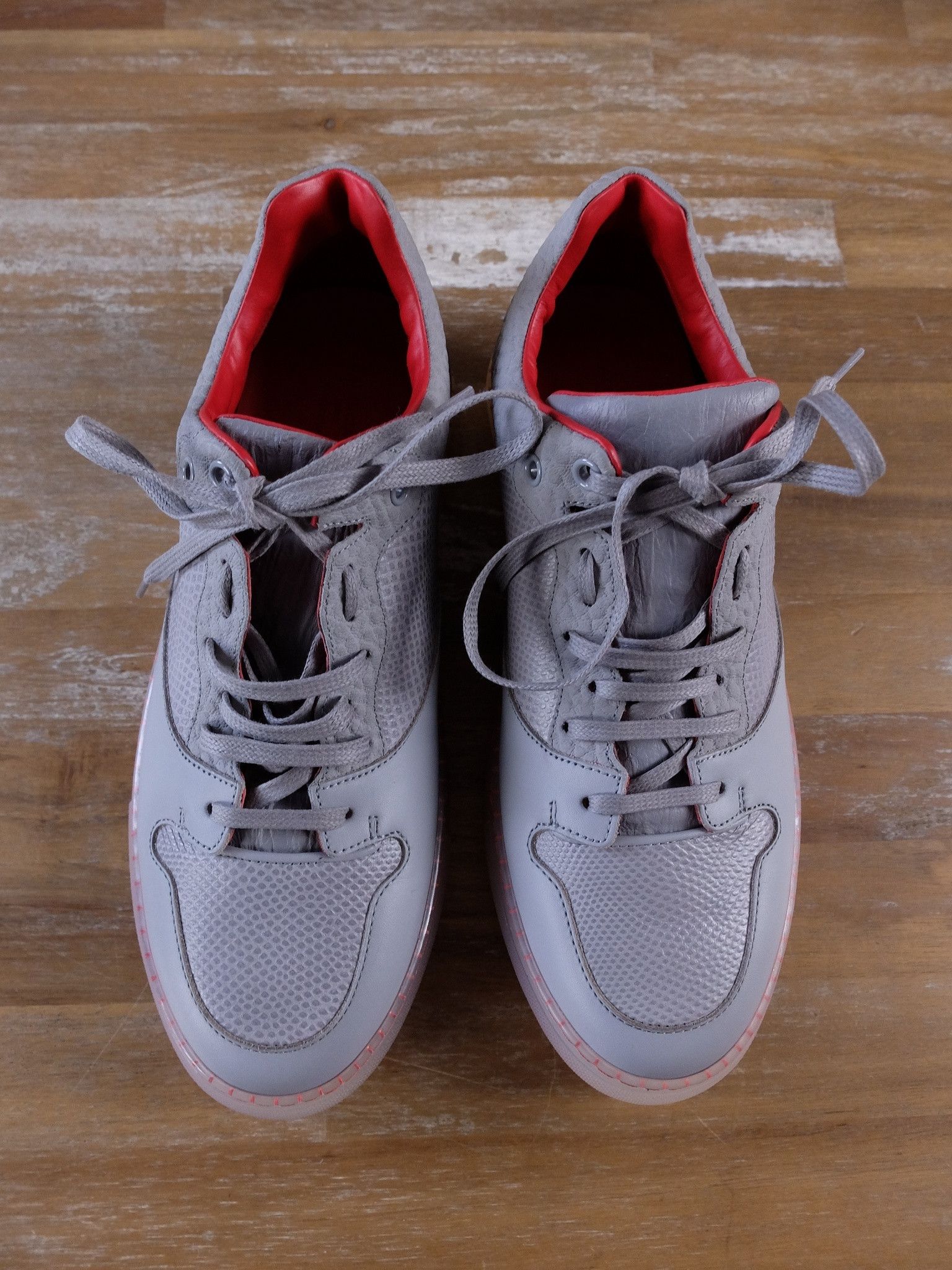 BALENCIAGA Arena gray low top leather sneakers 7 40