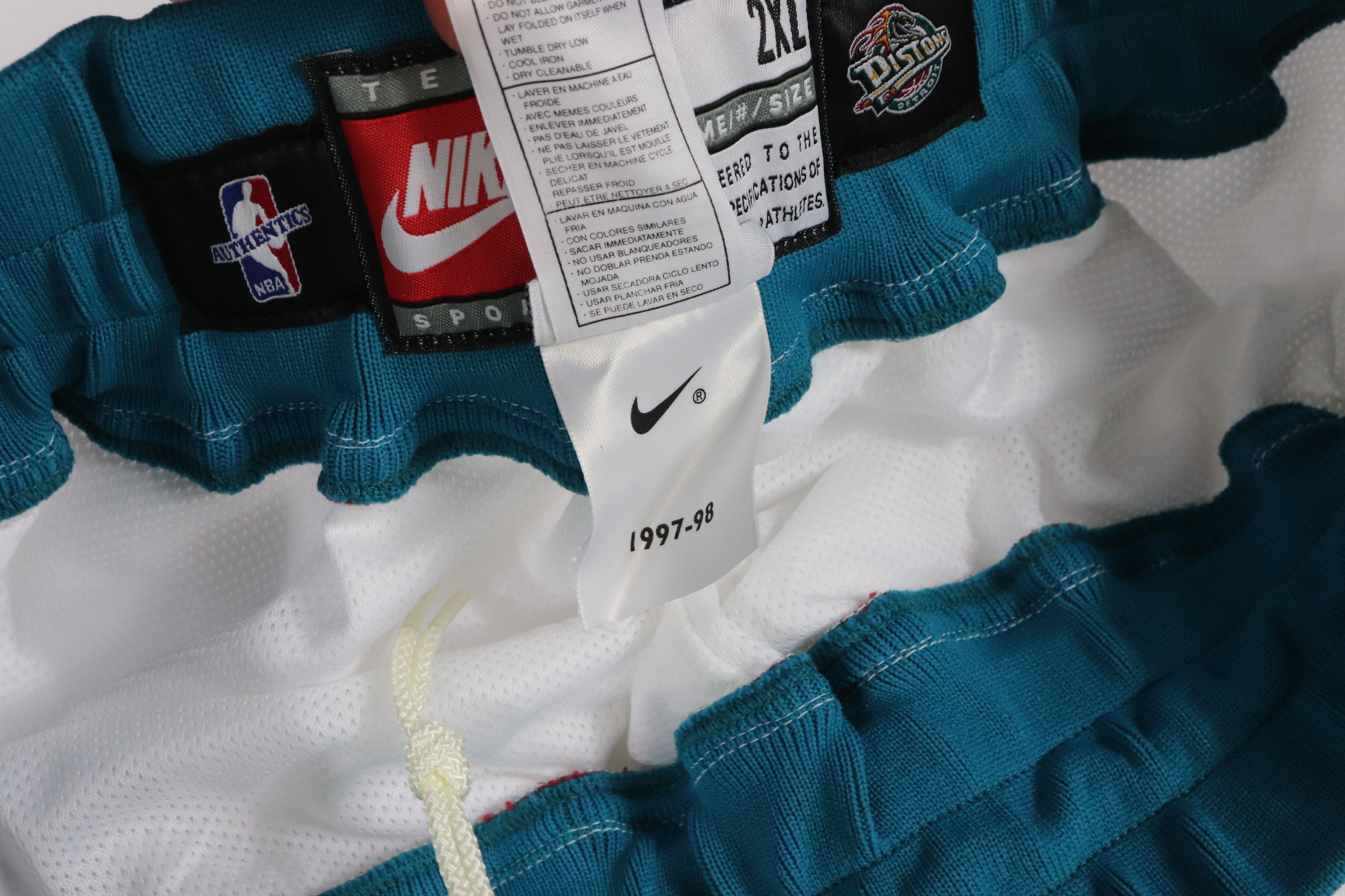 Nike Vintage 90s Nike Detroit Pistons Tearaway Pants White Size US 36 / EU 52 - 9 Thumbnail