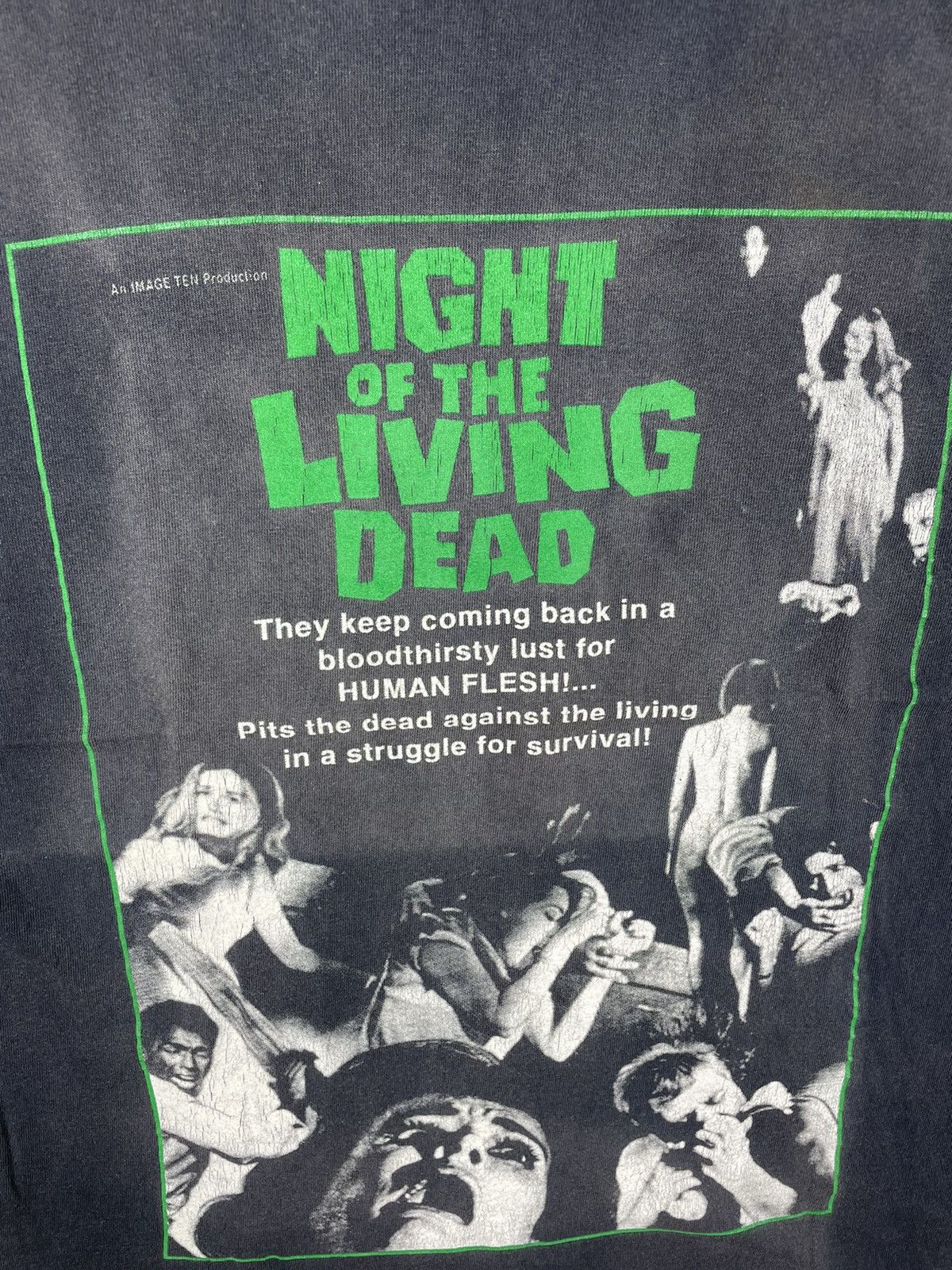Expert Horror Vintage 00s 2002 Night Of The Living Dead Cult Classic Size US M / EU 48-50 / 2 - 6 Thumbnail