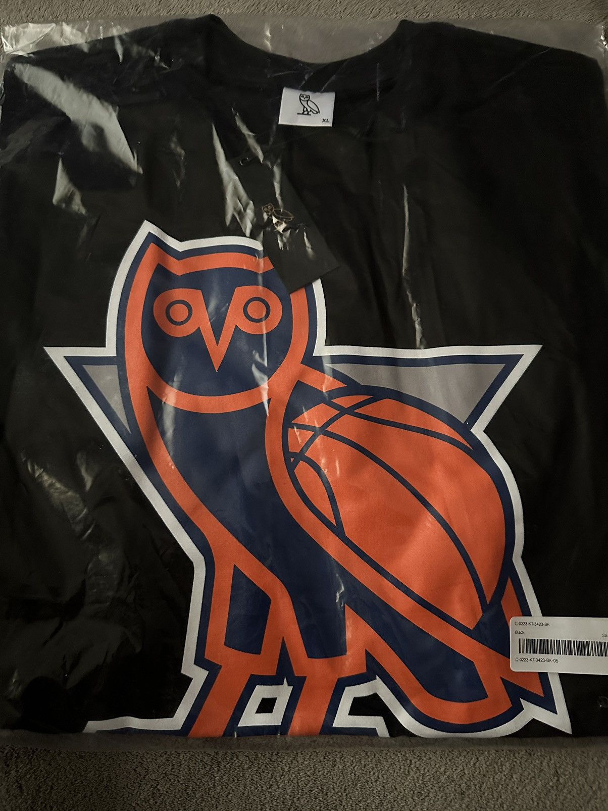 Octobers Very Own OVO x NBA New York Knicks OG Owl T-Shirt *RARE