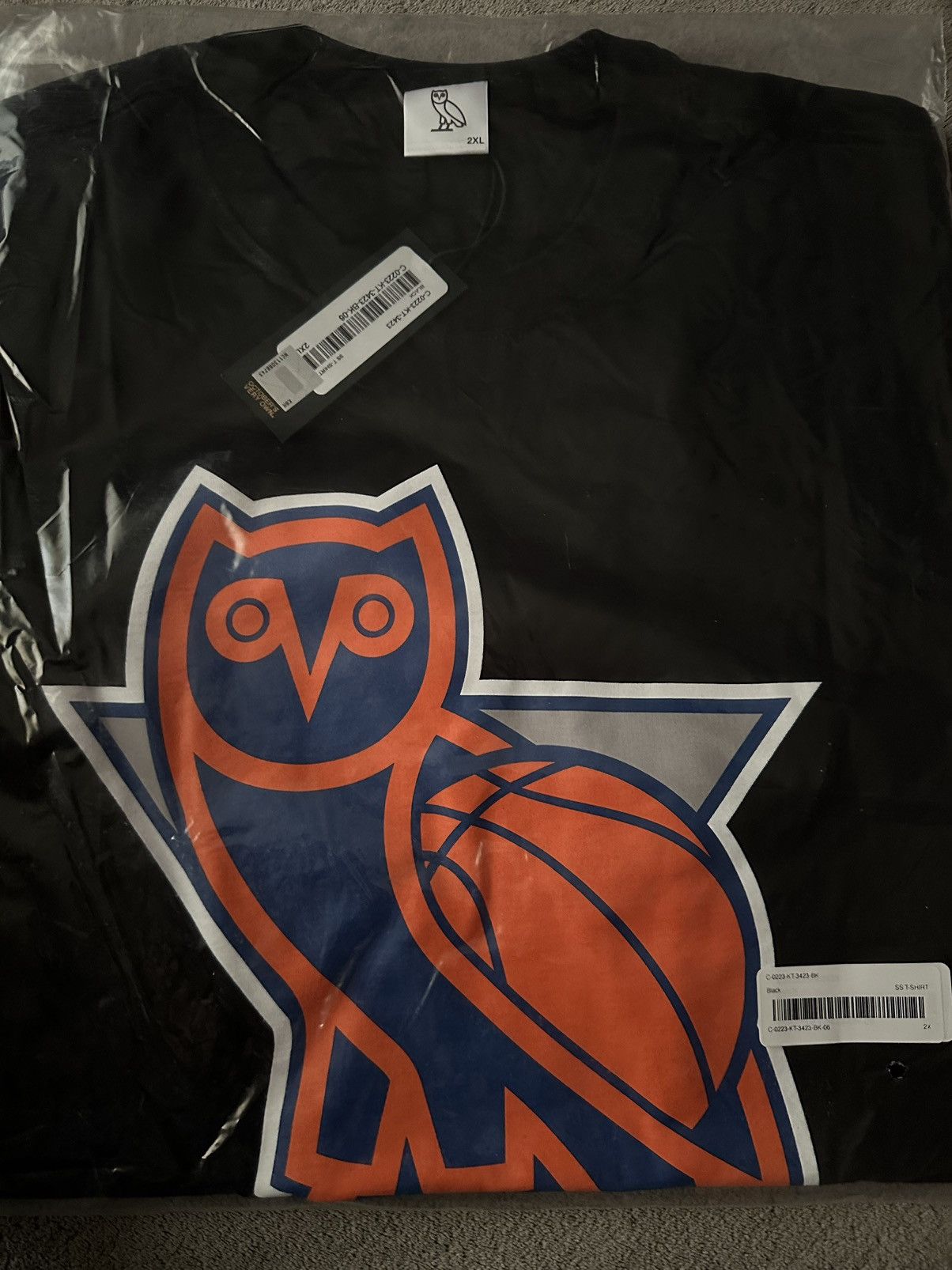 Octobers Very Own OVO x NBA New York Knicks OG Owl T-Shirt RARE