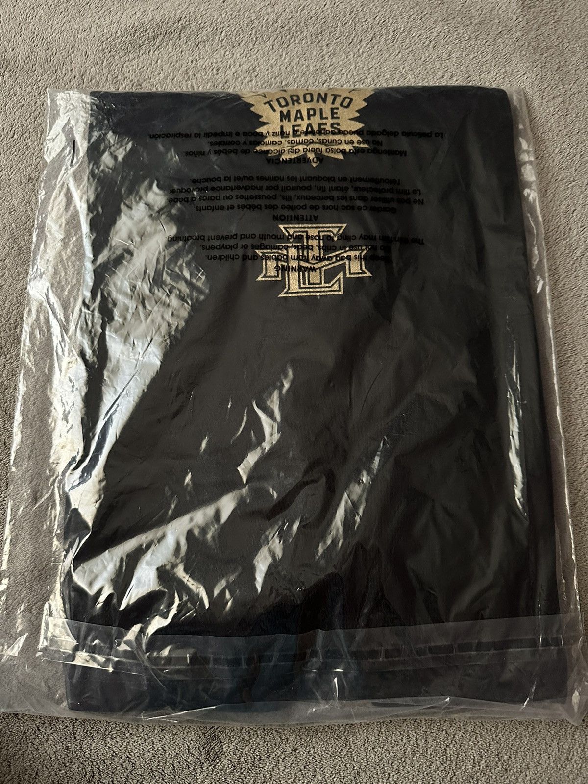 NHL × October's Very Own OVO x Toronto Maple Leafs Longsleeve T-Shirt new with tags Size US S / EU 44-46 / 1 - 2 Thumbnail