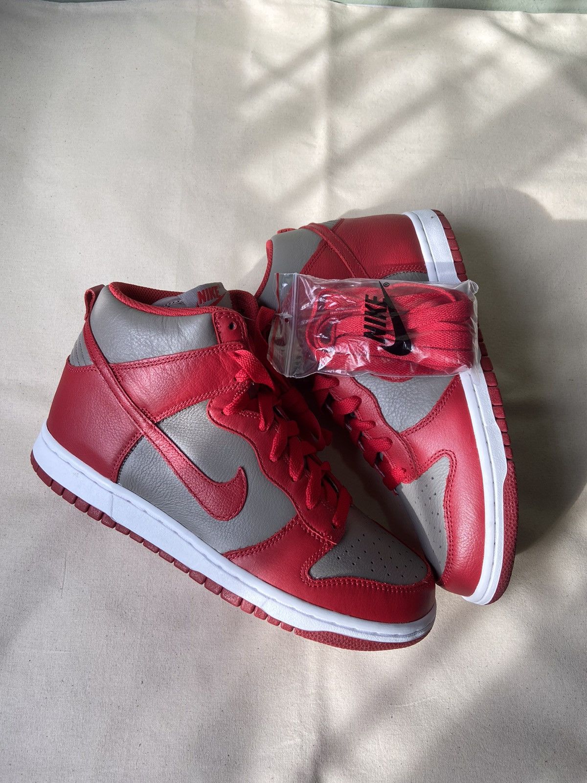Nike Nike Dunk High UNLV 2016 BTTYS Size US 8.5 / EU 41-42 - 3 Thumbnail