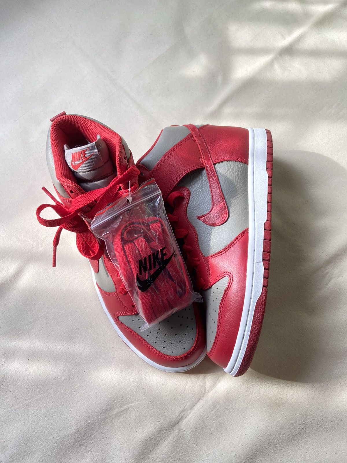 Nike Nike Dunk High UNLV 2016 BTTYS Size US 8.5 / EU 41-42 - 6 Thumbnail