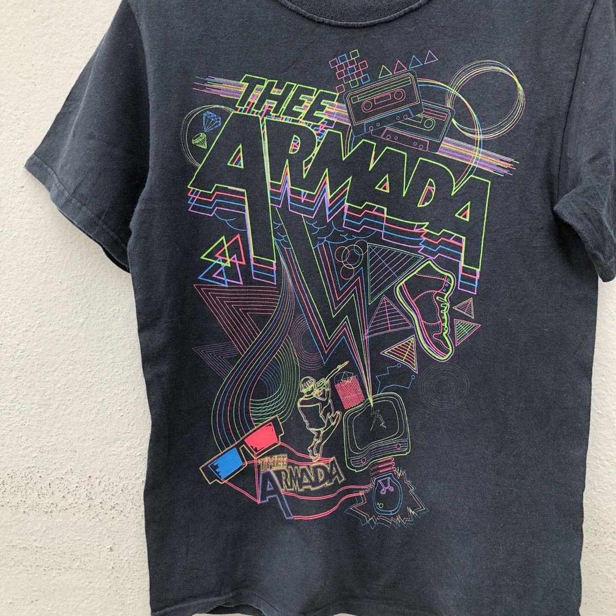 Band Tees FAMOUS BAND TEES THE ARMADA BIG LOGO Size US S / EU 44-46 / 1 - 4 Thumbnail