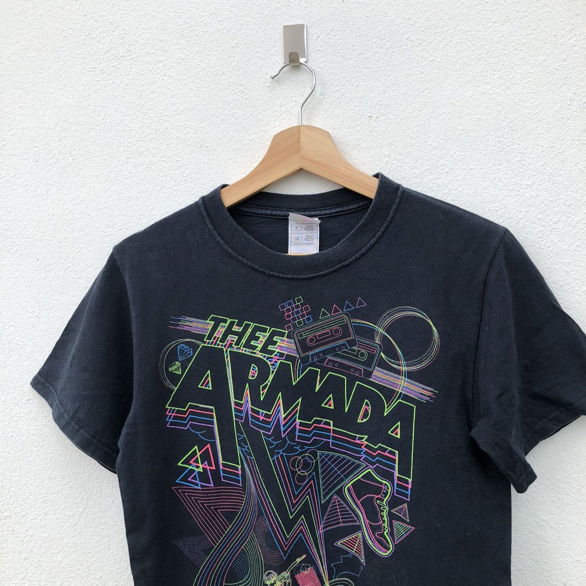 Band Tees FAMOUS BAND TEES THE ARMADA BIG LOGO Size US S / EU 44-46 / 1 - 3 Thumbnail