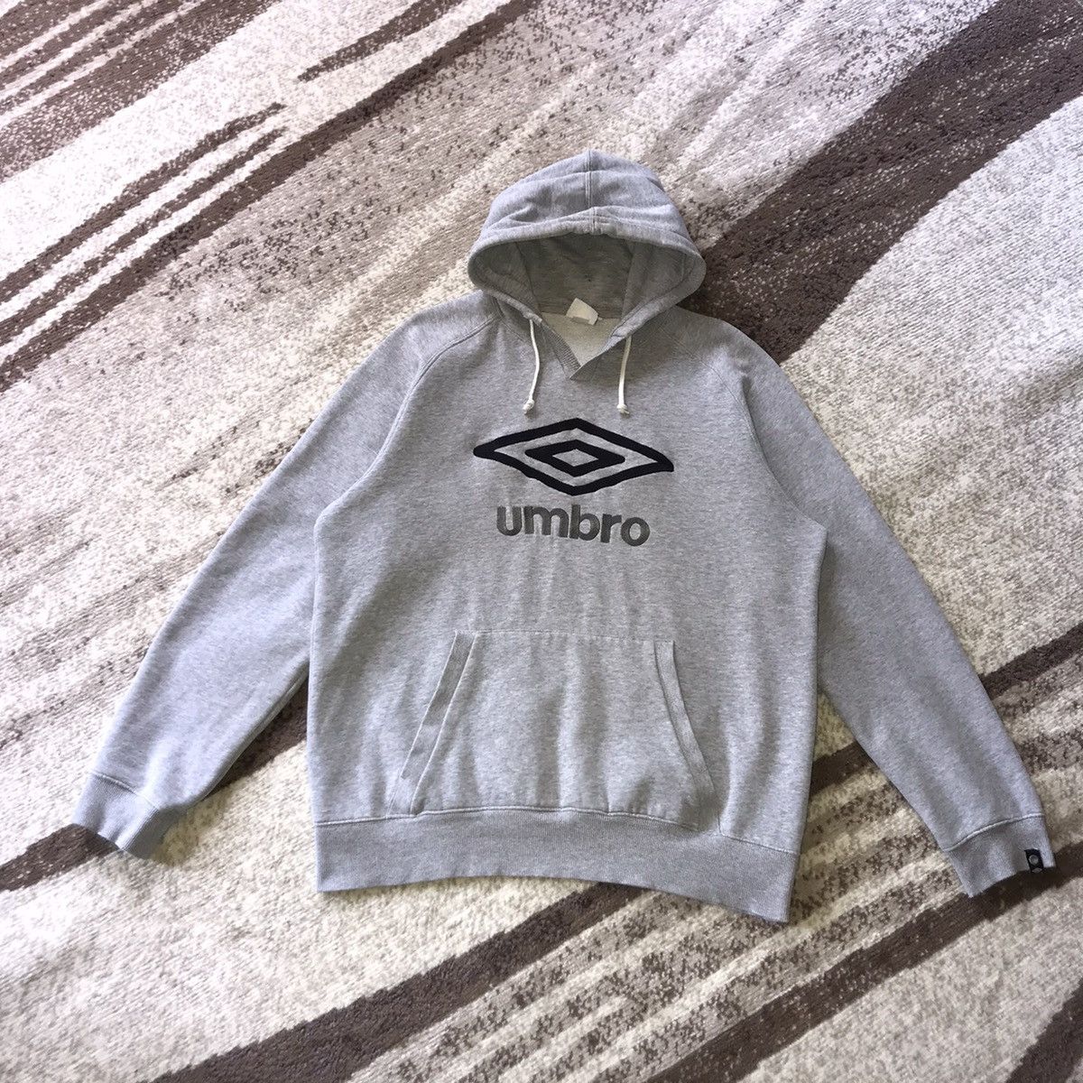 Umbro × Vintage 🔥Steal🔥 Umbro hoodie pro training vintage size L/Xl Size US XL / EU 56 / 4 - 1 Thumbnail