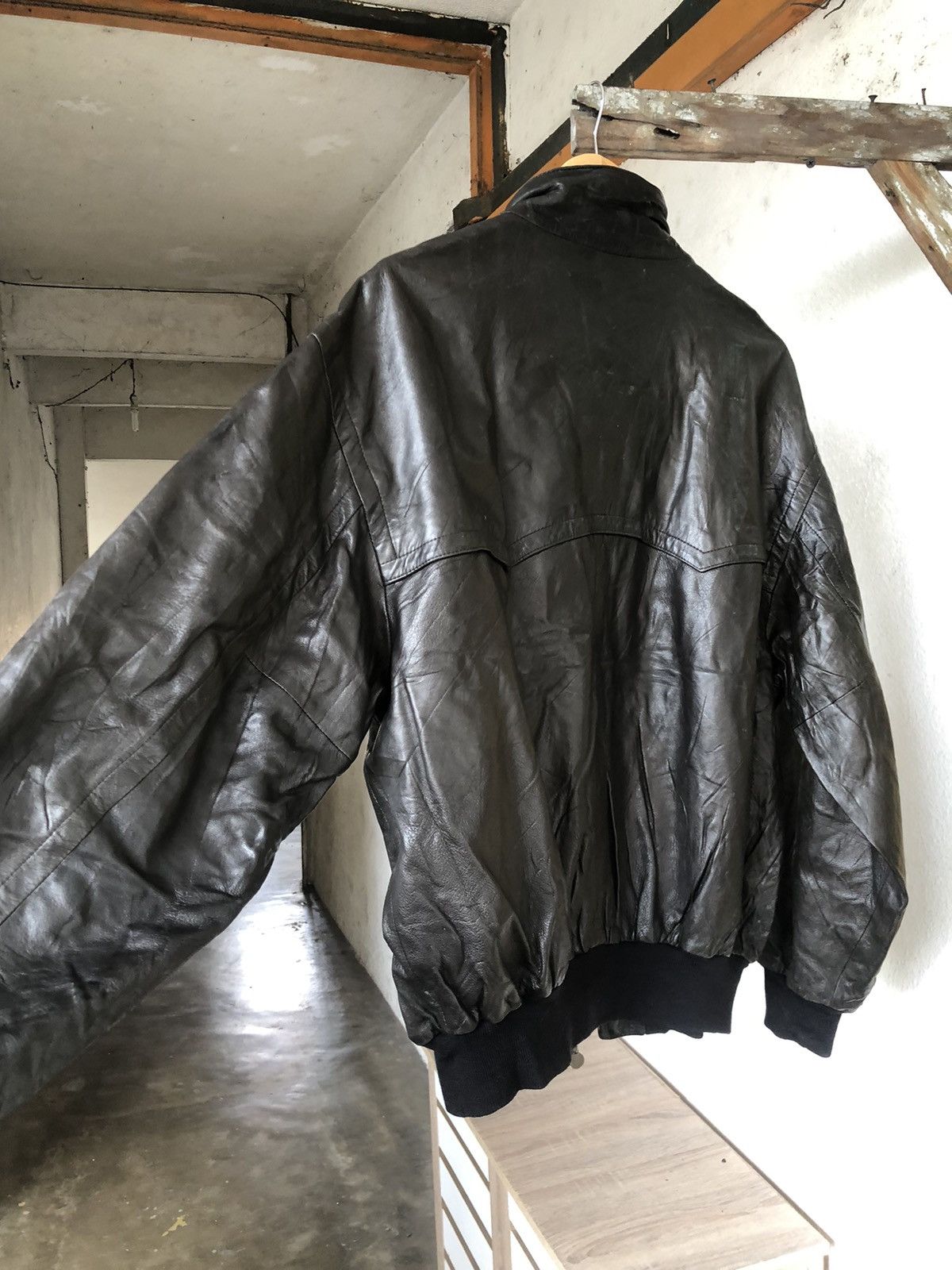 Bally Vintage 90s Bally Leather Bomber Jacket Size US L / EU 52-54 / 3 - 22 Thumbnail