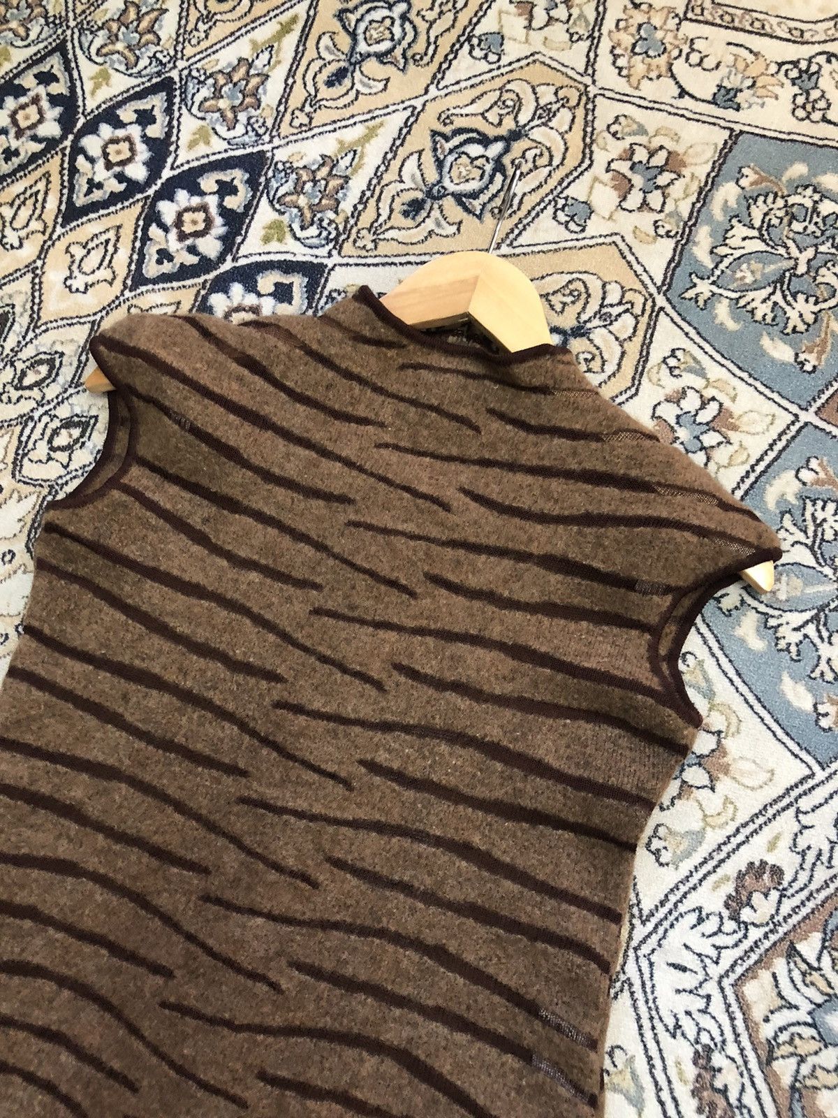 Yves Saint Laurent Vintage Yves Saint Laurent Tiger Stripe Crop Top Size M / US 6-8 / IT 42-44 - 19 Thumbnail