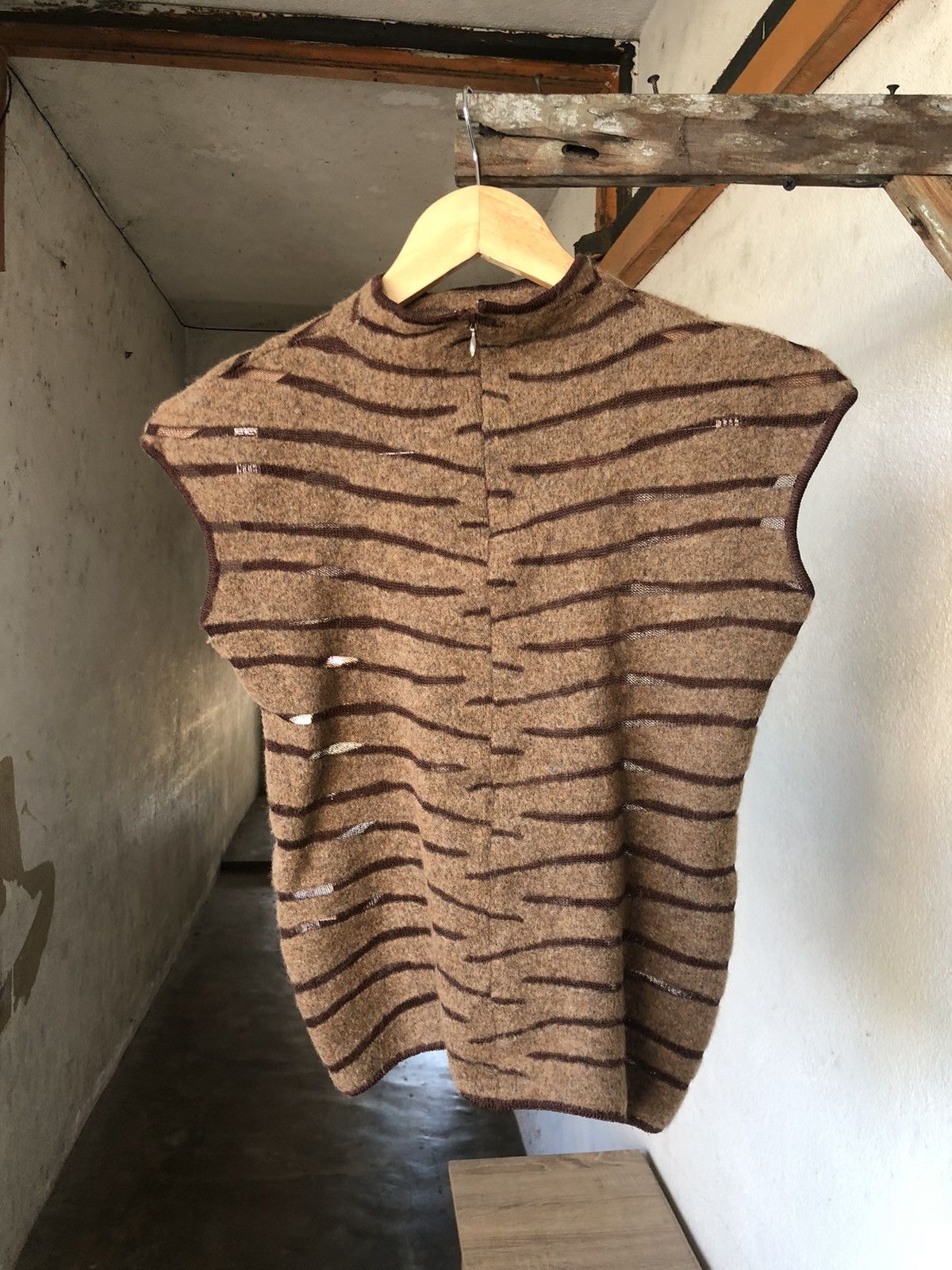 Yves Saint Laurent Vintage Yves Saint Laurent Tiger Stripe Crop Top Size M / US 6-8 / IT 42-44 - 4 Thumbnail