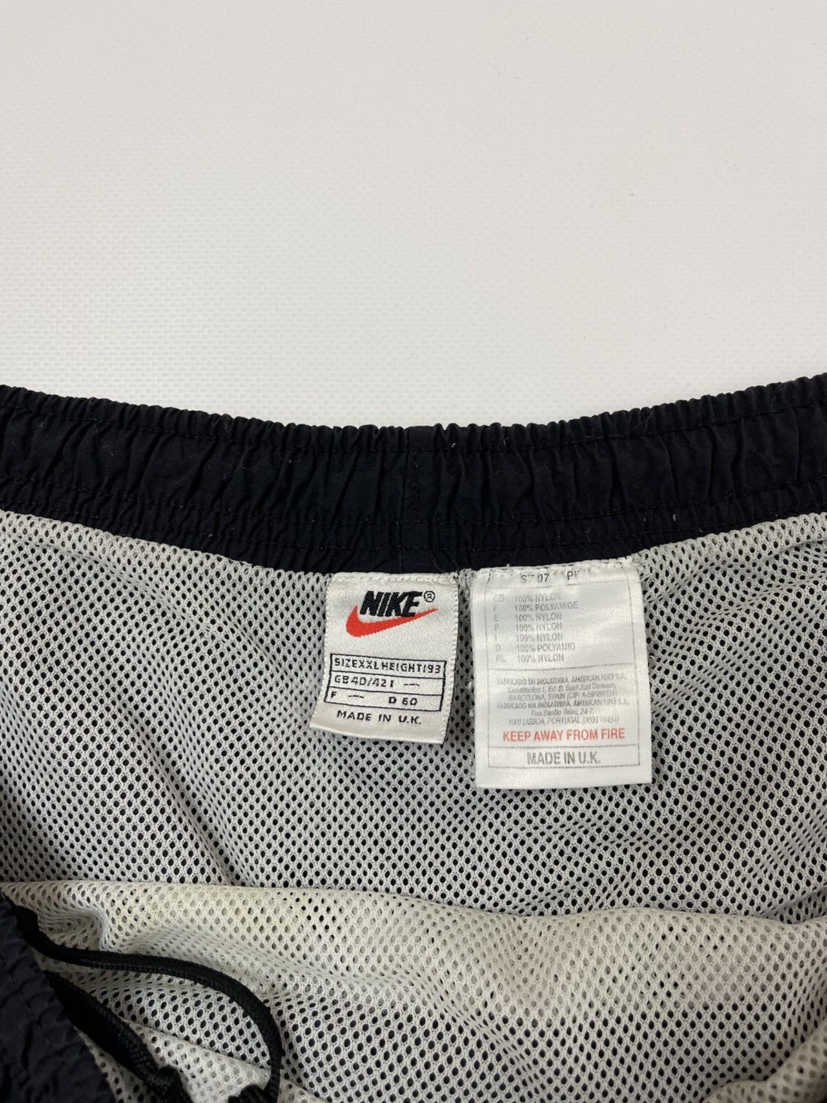 Nike Nike vintage 90s black shorts double swoosh nylon size XXL Size US 40 / EU 56 - 6 Thumbnail