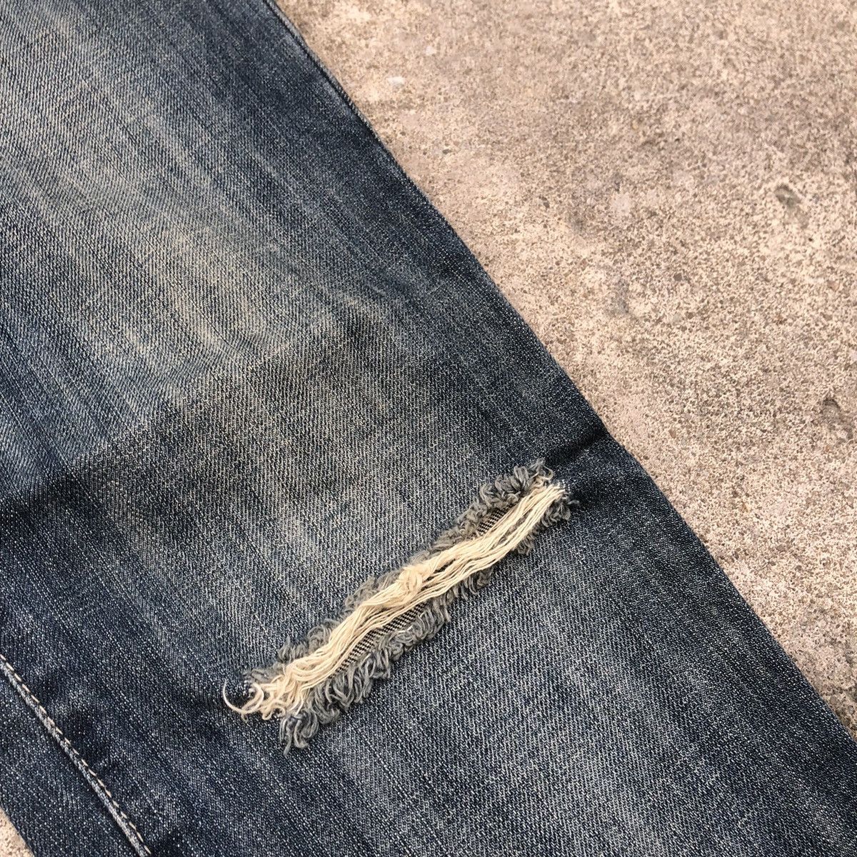 Japanese Brand × Vintage 🔥Rare🔥🇯🇵Hare Exclusive Design Stoned Wash Rips Denim Jeans Size US 32 / EU 48 - 9 Thumbnail