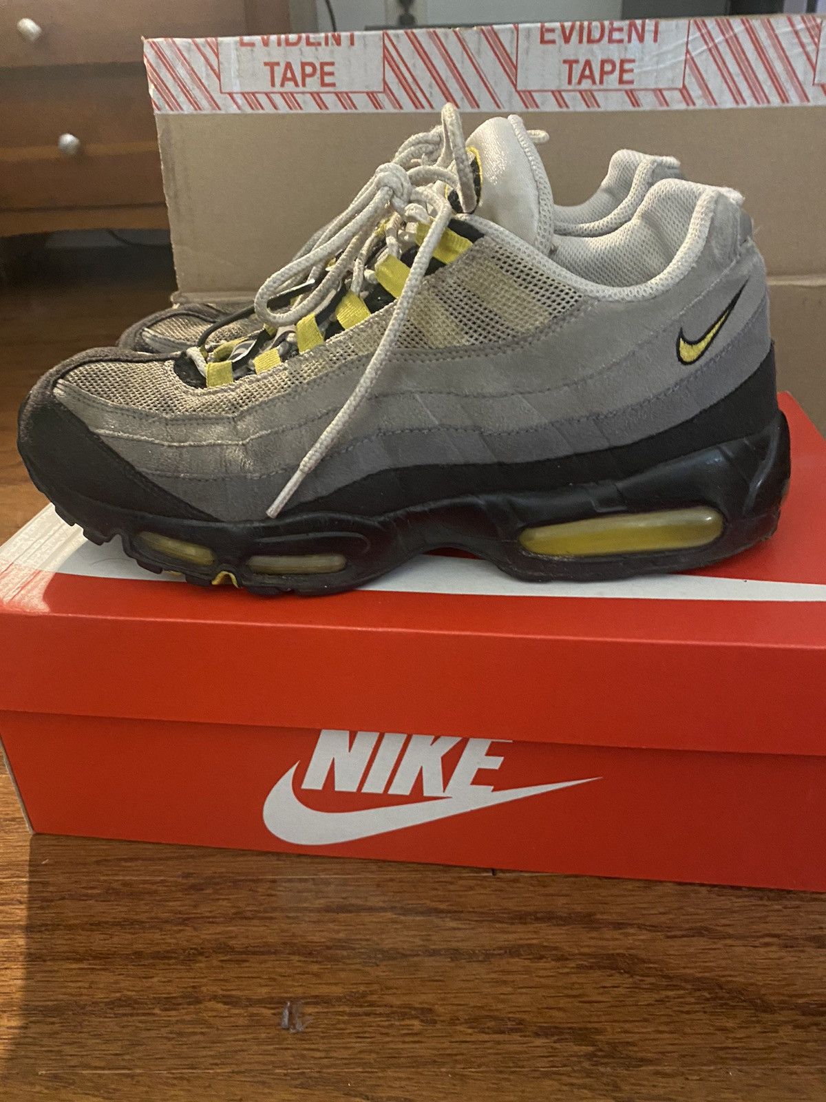 Nike Air Max 95 Tour Yellow Size US 10 / EU 43 - 3 Thumbnail