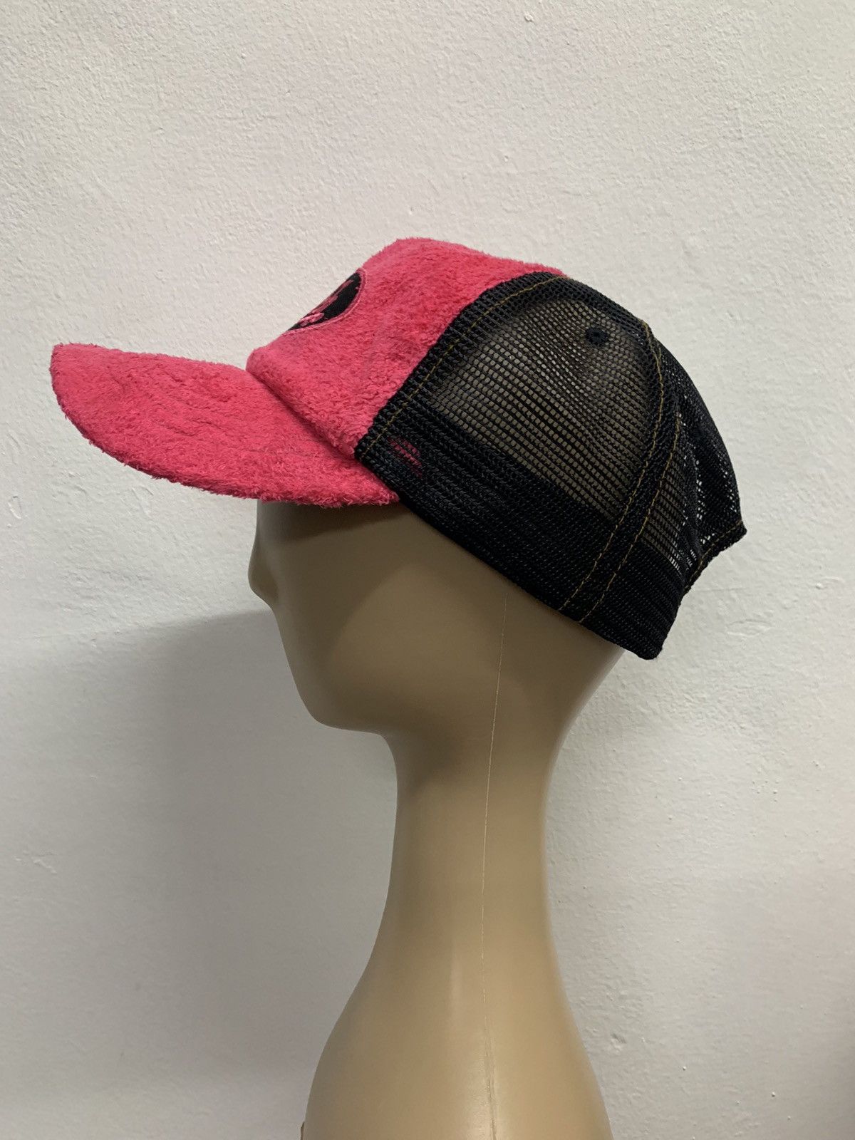 Von Dutch Rare Von Dutch Pink Velvet Trucker Size ONE SIZE - 3 Thumbnail