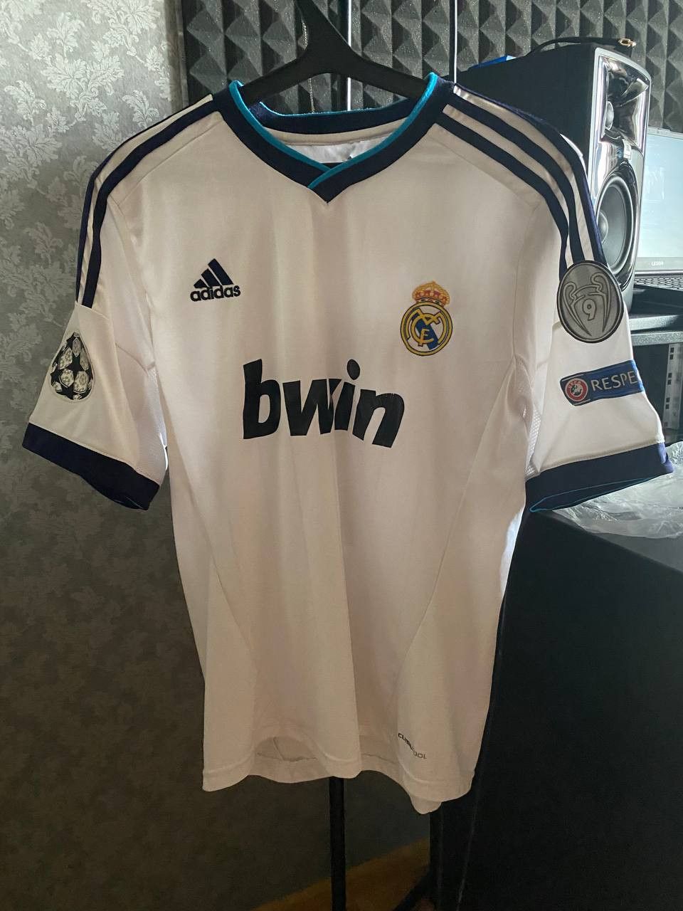 Other Cristiano Ronaldo Real Madrid 2012 2013 UEFA Soccer Jersey Size US M / EU 48-50 / 2 - 2 Thumbnail