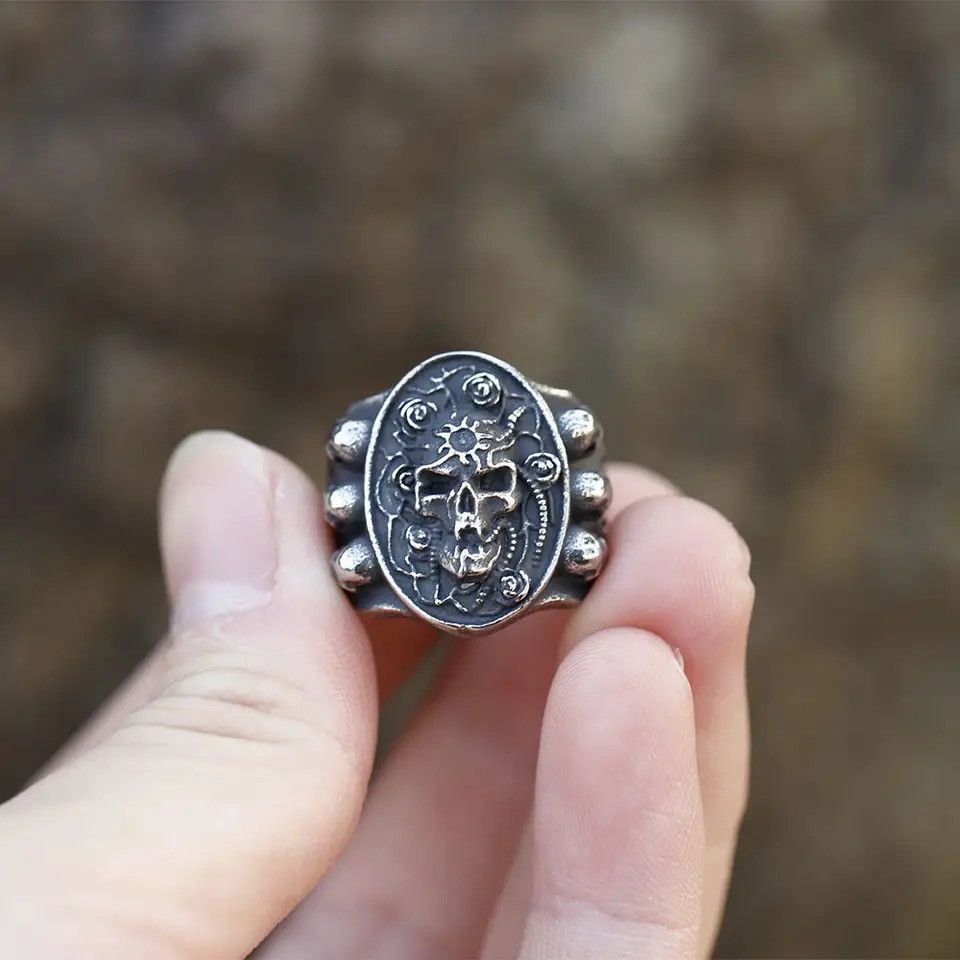 Jewelry × Vintage Gothic Vintage Skull Ring Size ONE SIZE - 1 Thumbnail