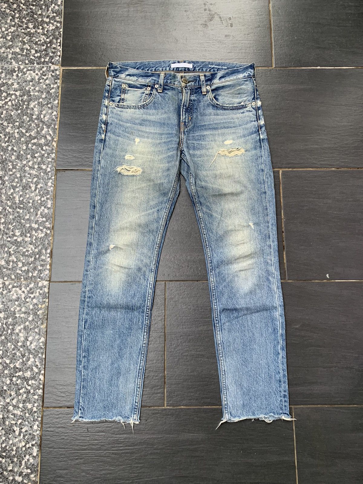 Japanese Brand Red Card Distressed Denim Size US 33 - 1 Thumbnail