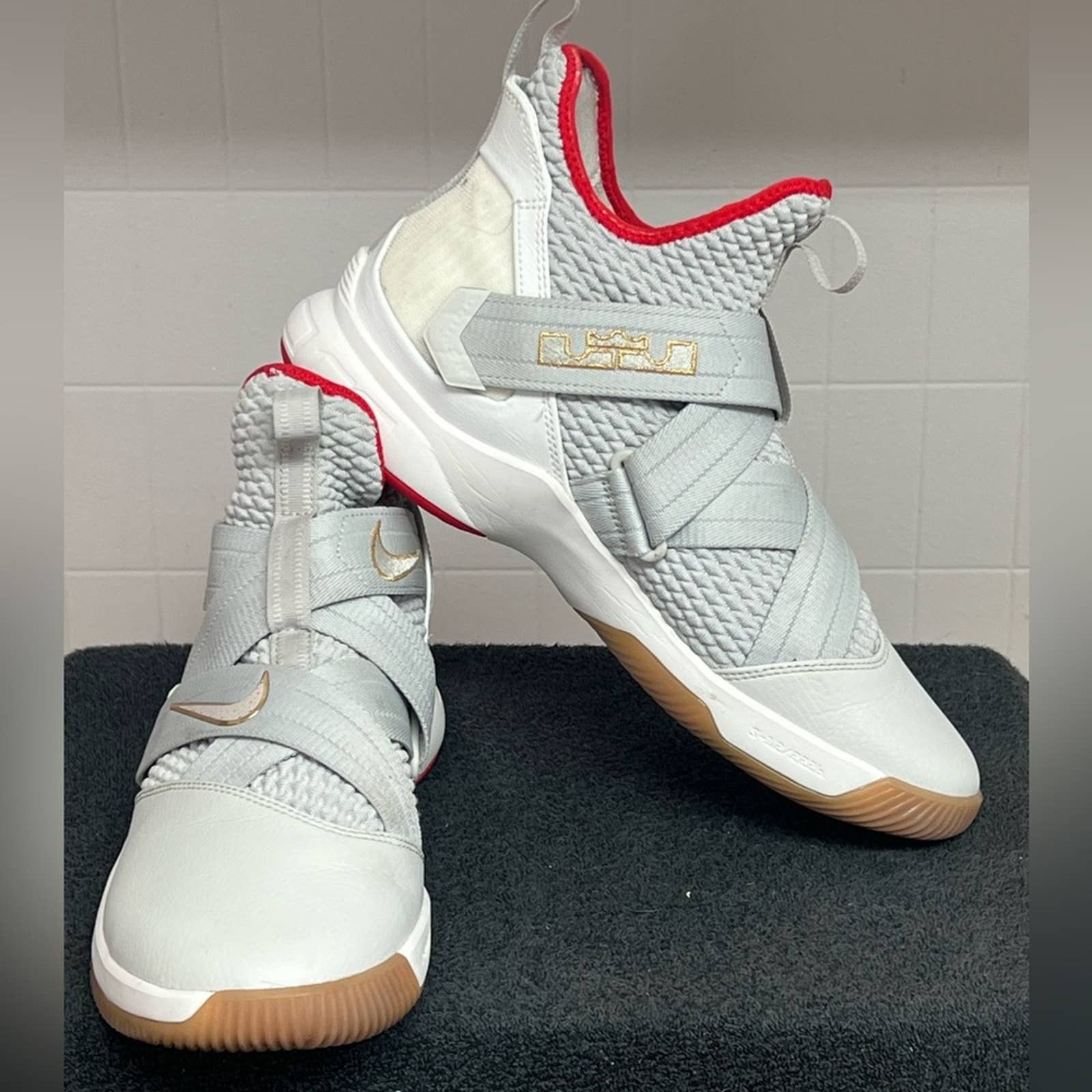 NIKE LEBRON SOLDIER XII BASKETBALL SHOES SIZE 11 LIGHT BONE