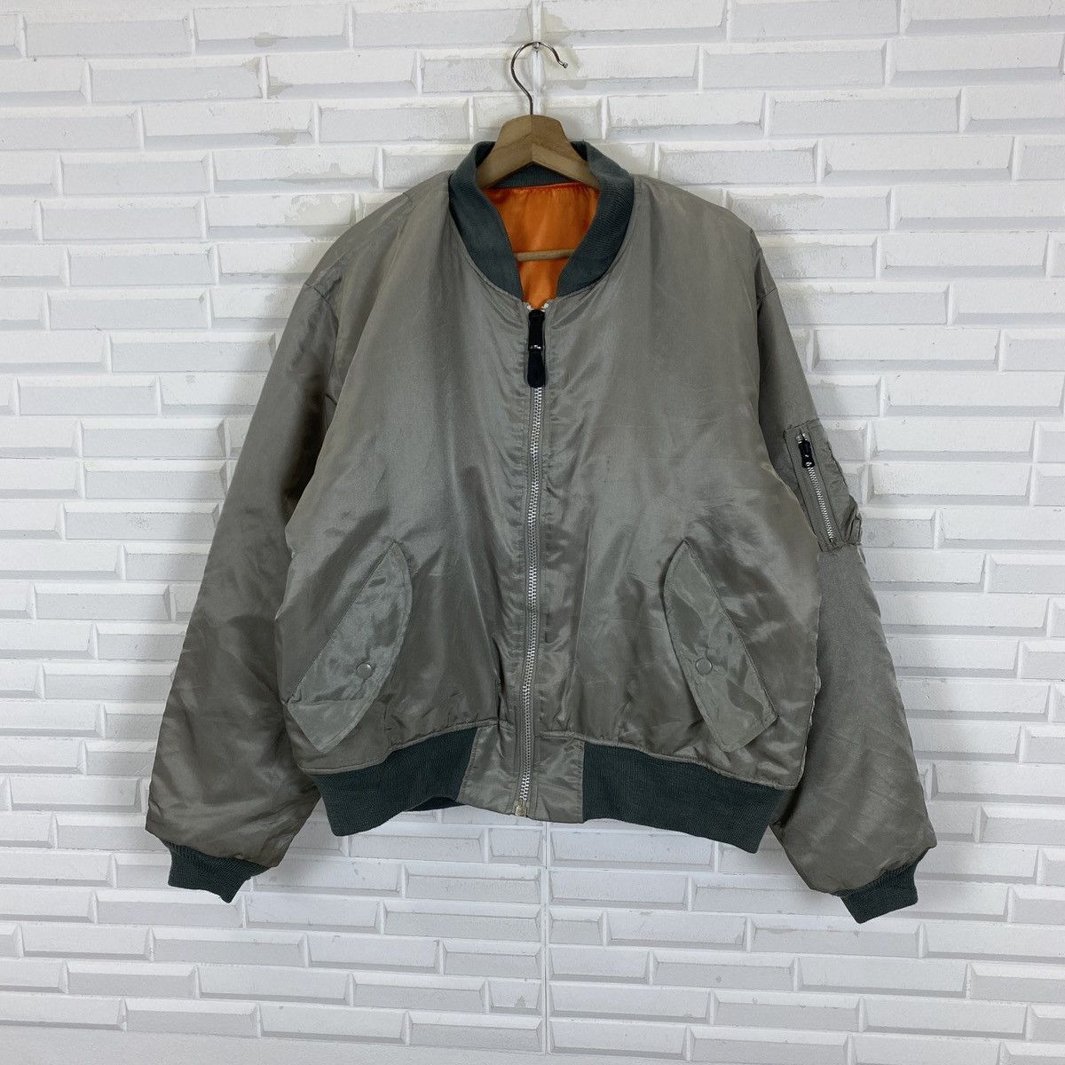 Alpha Industries Ma-1 Kleenex Silfeeque 220 Reversible Bomber Size US XL / EU 56 / 4 - 2 Thumbnail