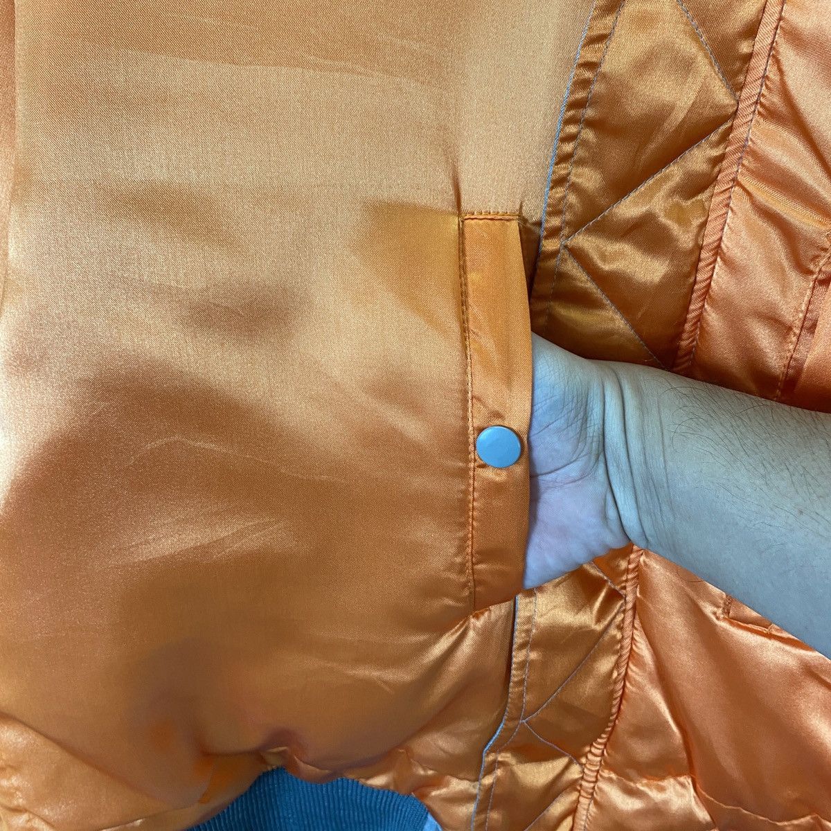 Alpha Industries Ma-1 Kleenex Silfeeque 220 Reversible Bomber Size US XL / EU 56 / 4 - 20 Thumbnail