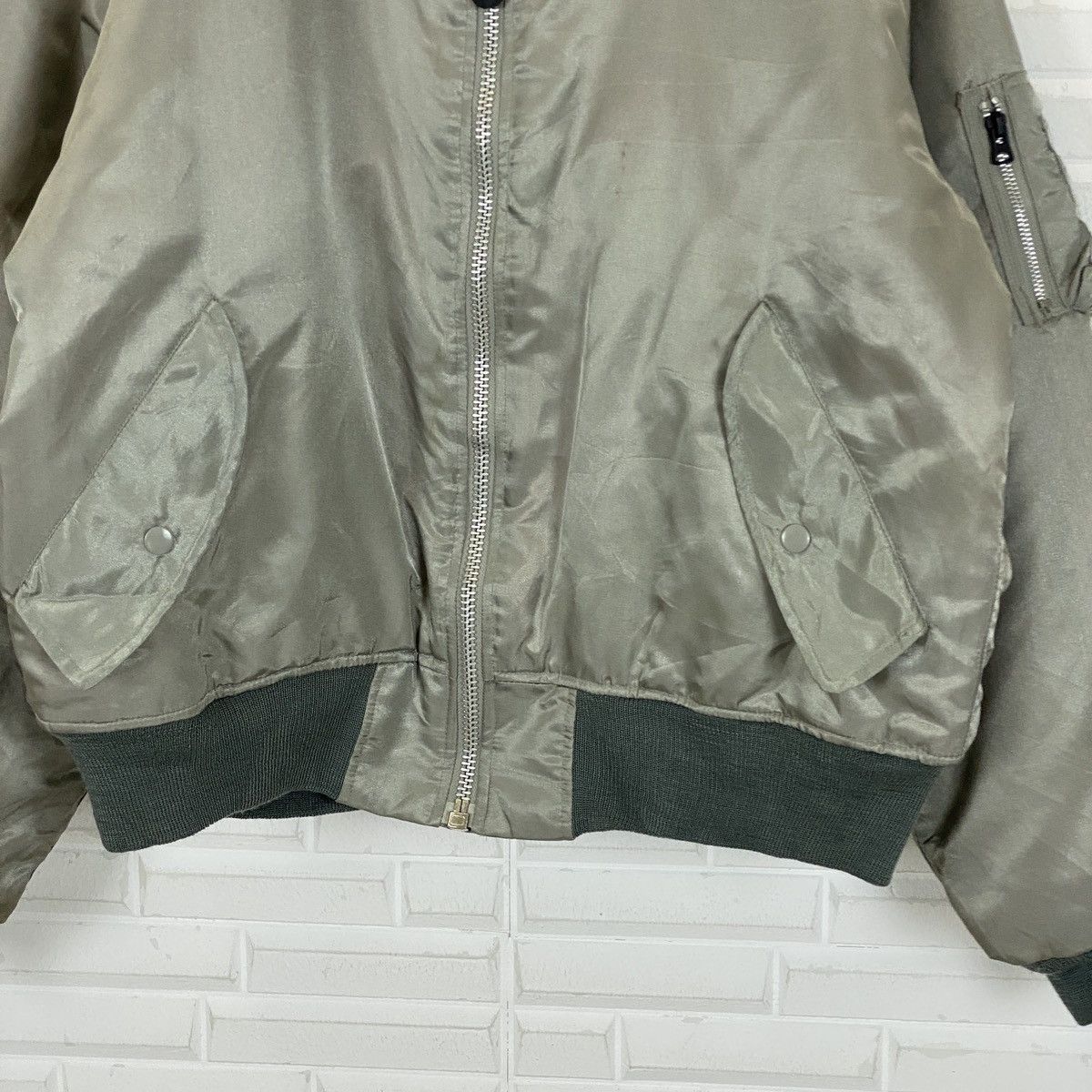 Alpha Industries Ma-1 Kleenex Silfeeque 220 Reversible Bomber Size US XL / EU 56 / 4 - 6 Thumbnail