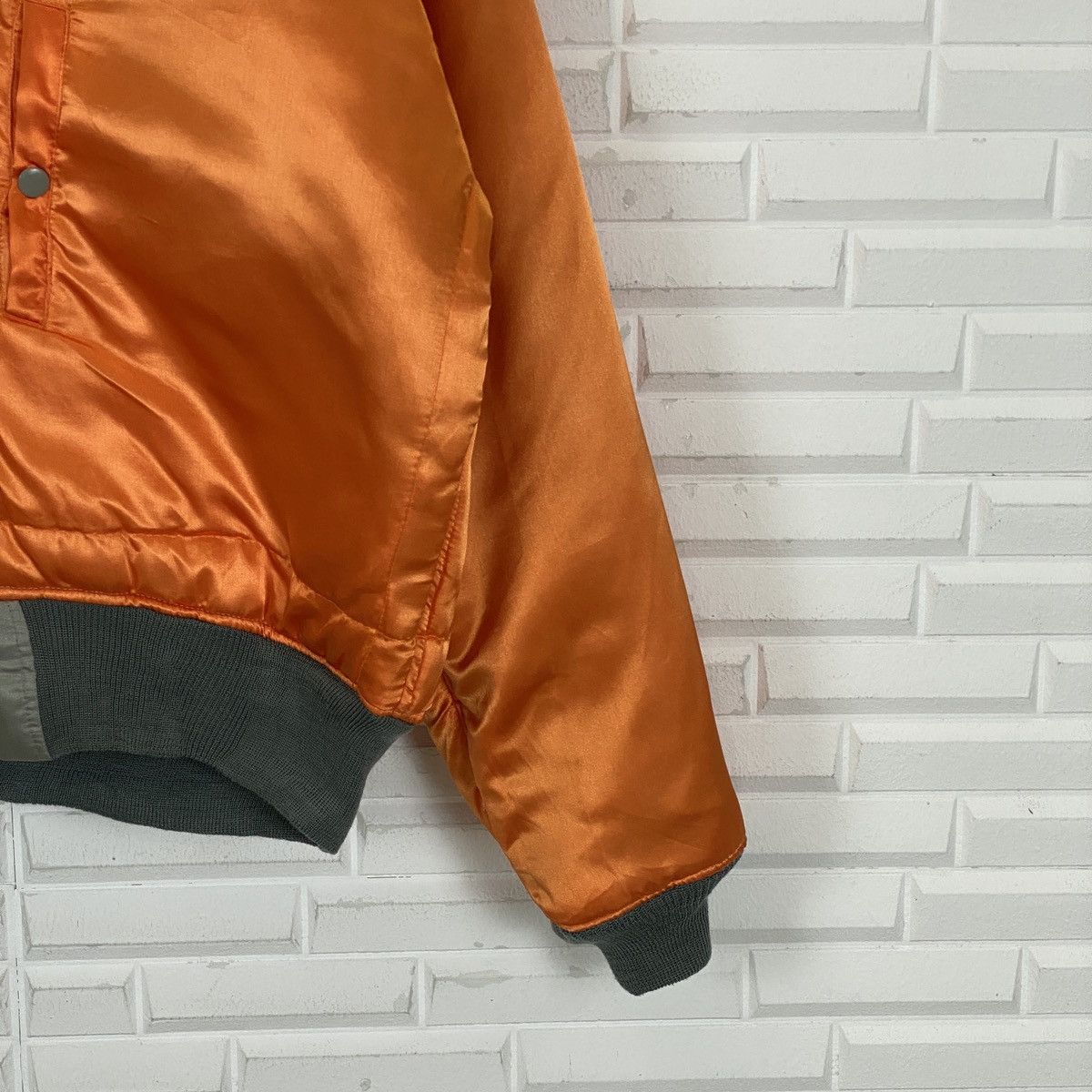 Alpha Industries Ma-1 Kleenex Silfeeque 220 Reversible Bomber Size US XL / EU 56 / 4 - 16 Thumbnail