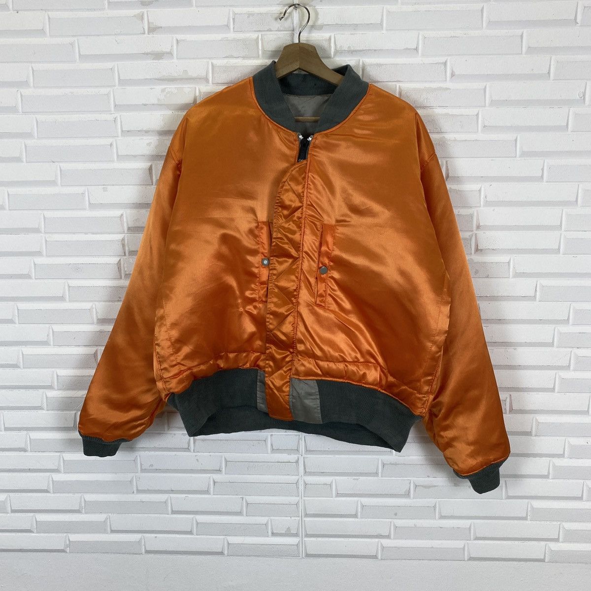 Alpha Industries Ma-1 Kleenex Silfeeque 220 Reversible Bomber Size US XL / EU 56 / 4 - 13 Thumbnail
