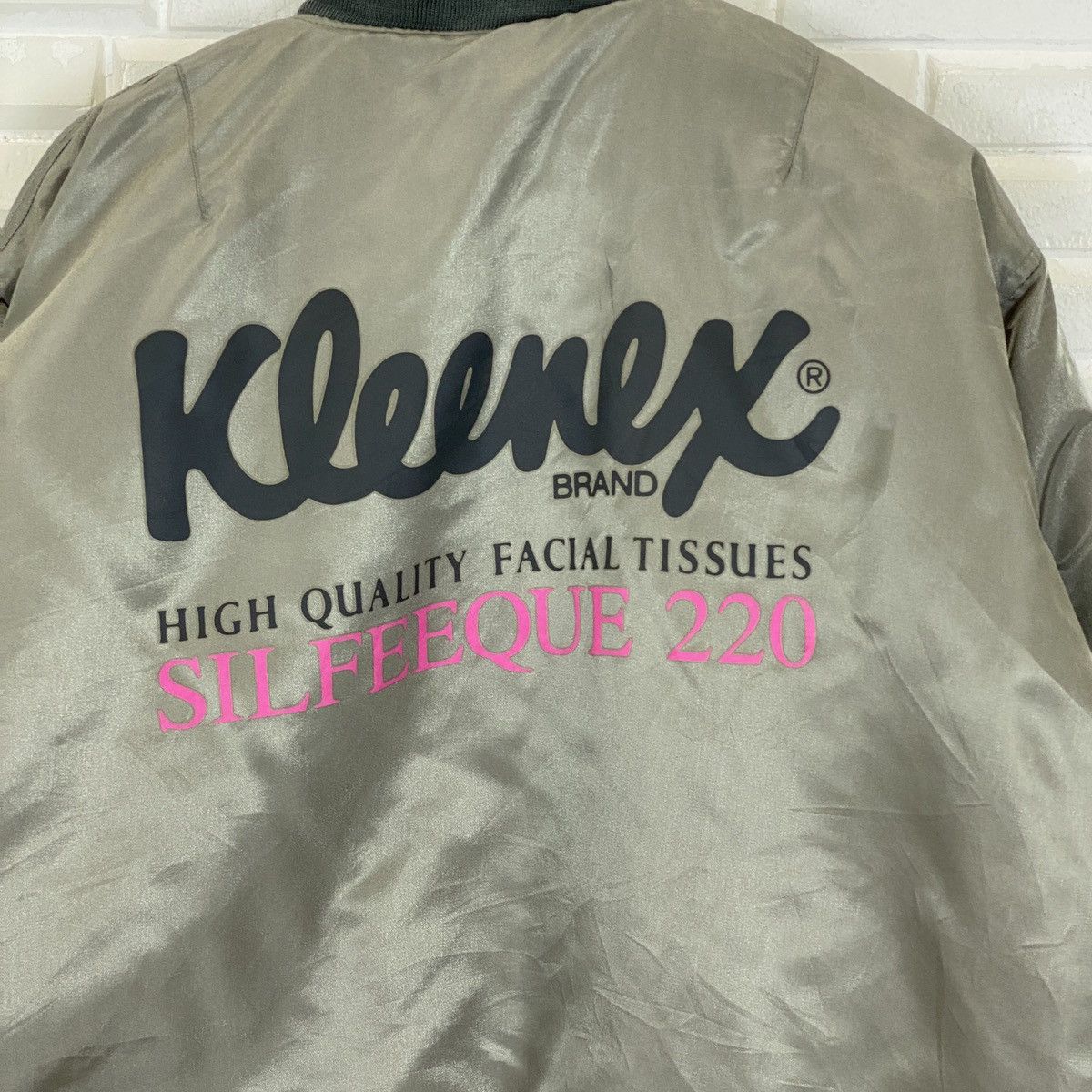Alpha Industries Ma-1 Kleenex Silfeeque 220 Reversible Bomber Size US XL / EU 56 / 4 - 8 Thumbnail