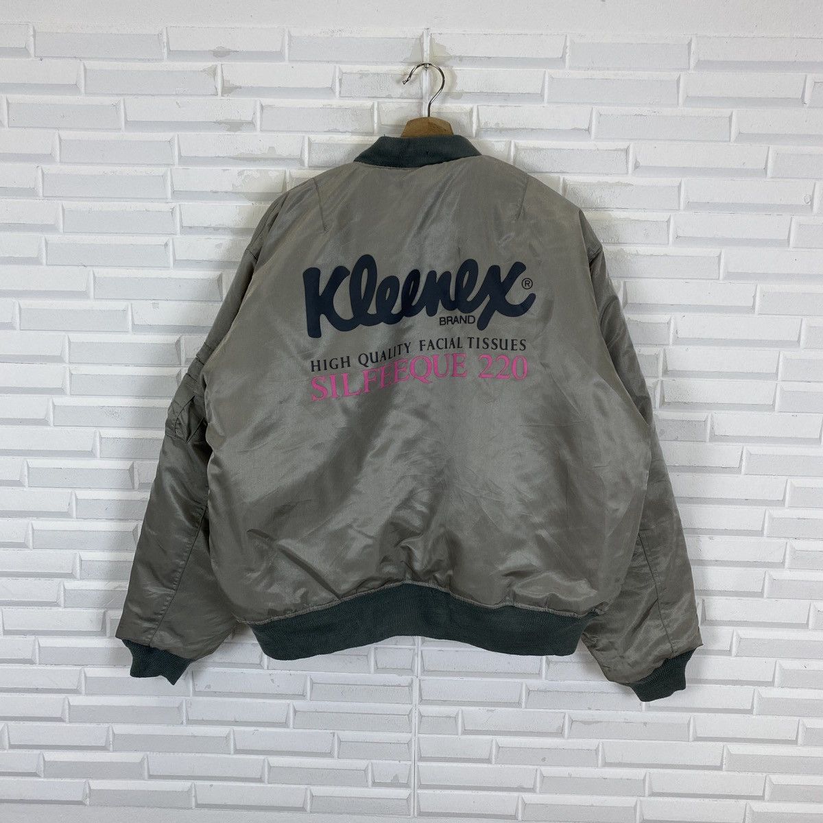 Alpha Industries Ma-1 Kleenex Silfeeque 220 Reversible Bomber Size US XL / EU 56 / 4 - 7 Thumbnail