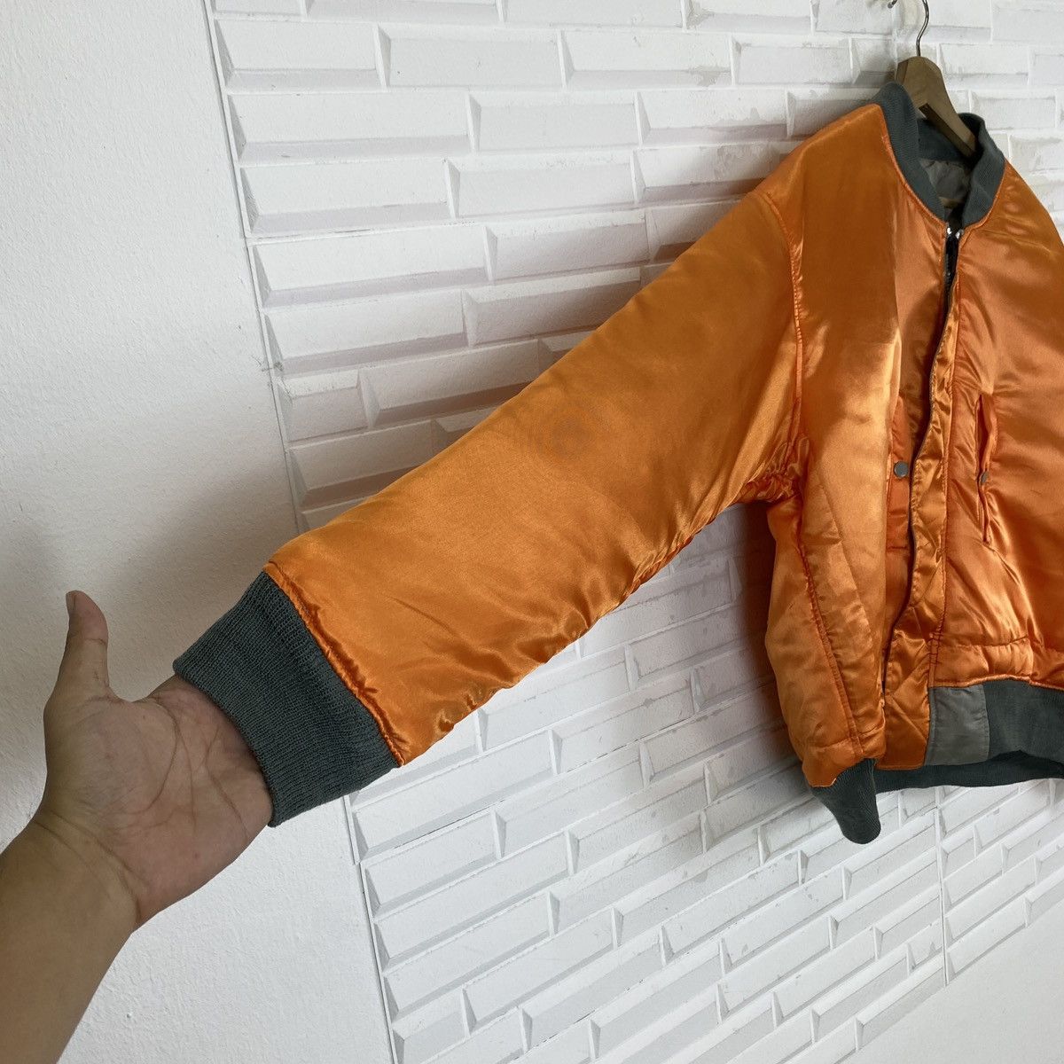 Alpha Industries Ma-1 Kleenex Silfeeque 220 Reversible Bomber Size US XL / EU 56 / 4 - 19 Thumbnail