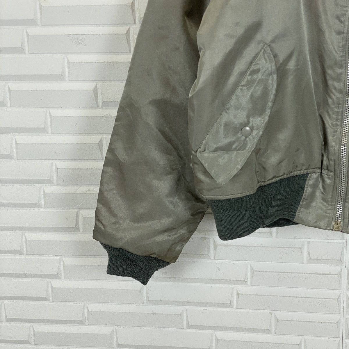Alpha Industries Ma-1 Kleenex Silfeeque 220 Reversible Bomber Size US XL / EU 56 / 4 - 3 Thumbnail
