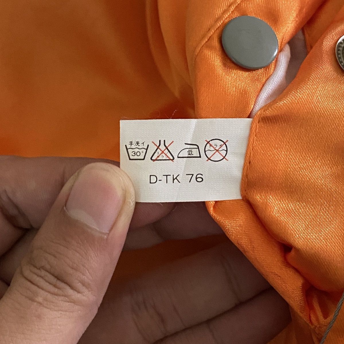 Alpha Industries Ma-1 Kleenex Silfeeque 220 Reversible Bomber Size US XL / EU 56 / 4 - 11 Thumbnail