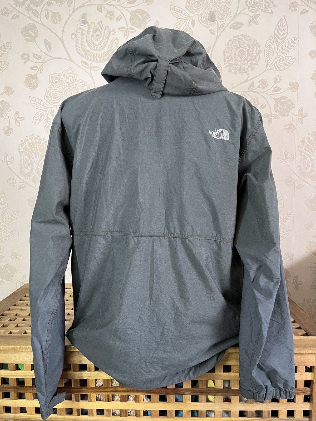 The North Face × Vintage Waterproof The North Face NP16970 Windbreaker Light Jacket Size US XL / EU 56 / 4 - 16 Thumbnail