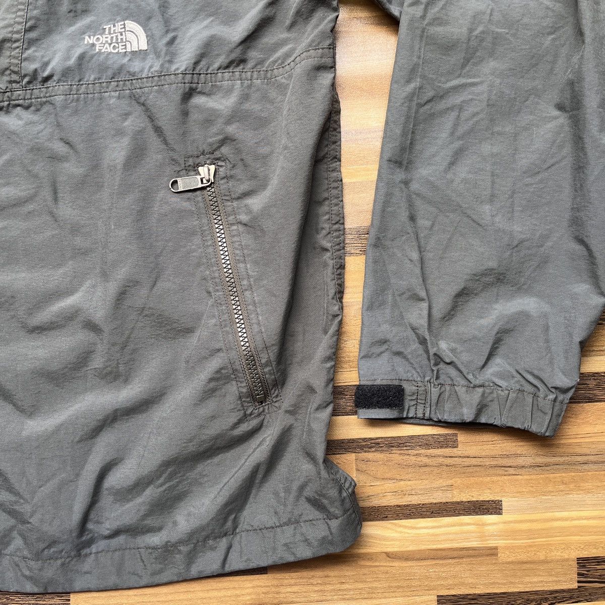 The North Face × Vintage Waterproof The North Face NP16970 Windbreaker Light Jacket Size US XL / EU 56 / 4 - 8 Thumbnail