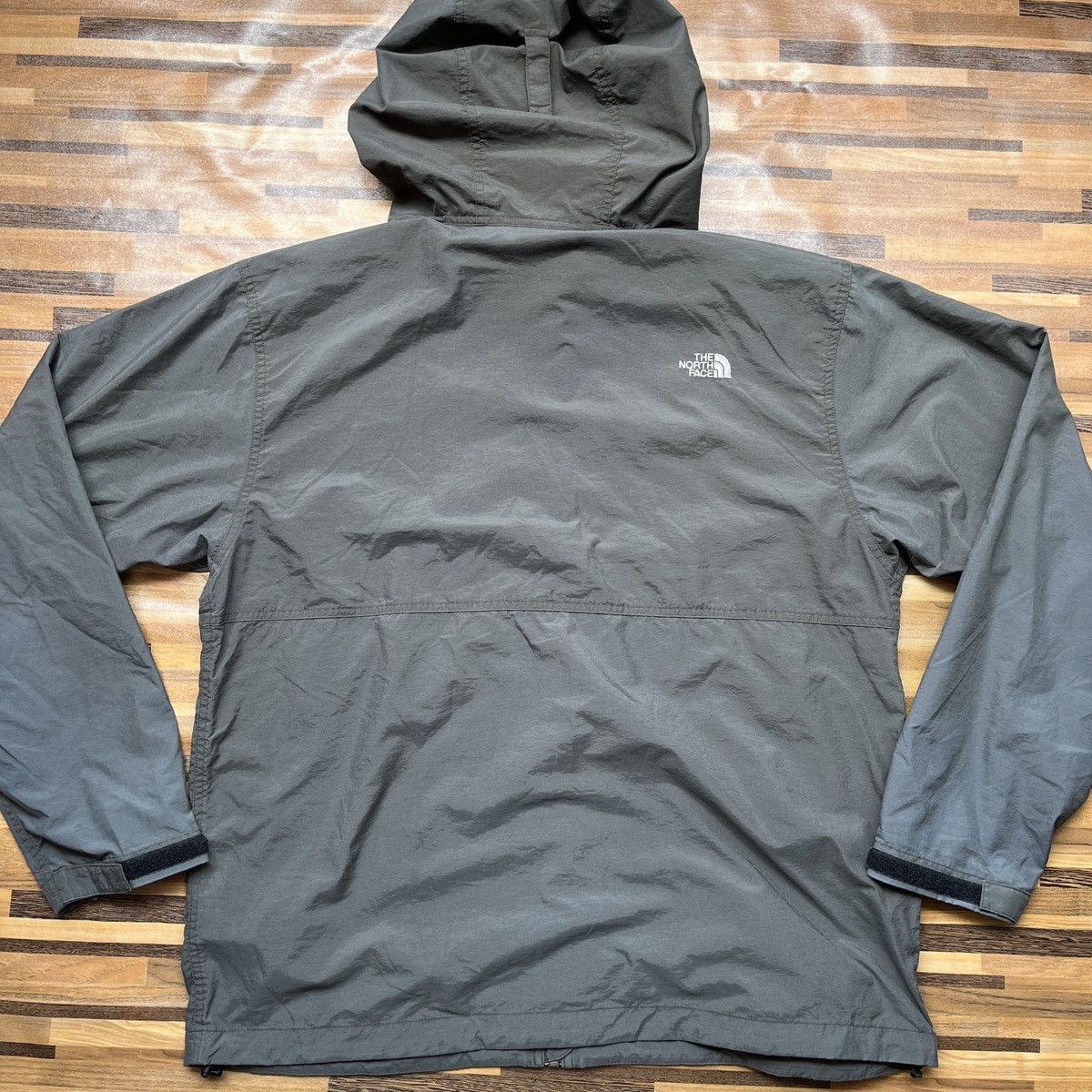 The North Face × Vintage Waterproof The North Face NP16970 Windbreaker Light Jacket Size US XL / EU 56 / 4 - 13 Thumbnail
