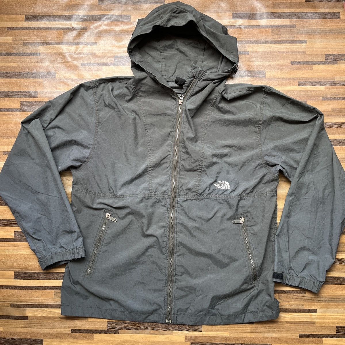 The North Face × Vintage Waterproof The North Face NP16970 Windbreaker Light Jacket Size US XL / EU 56 / 4 - 14 Thumbnail