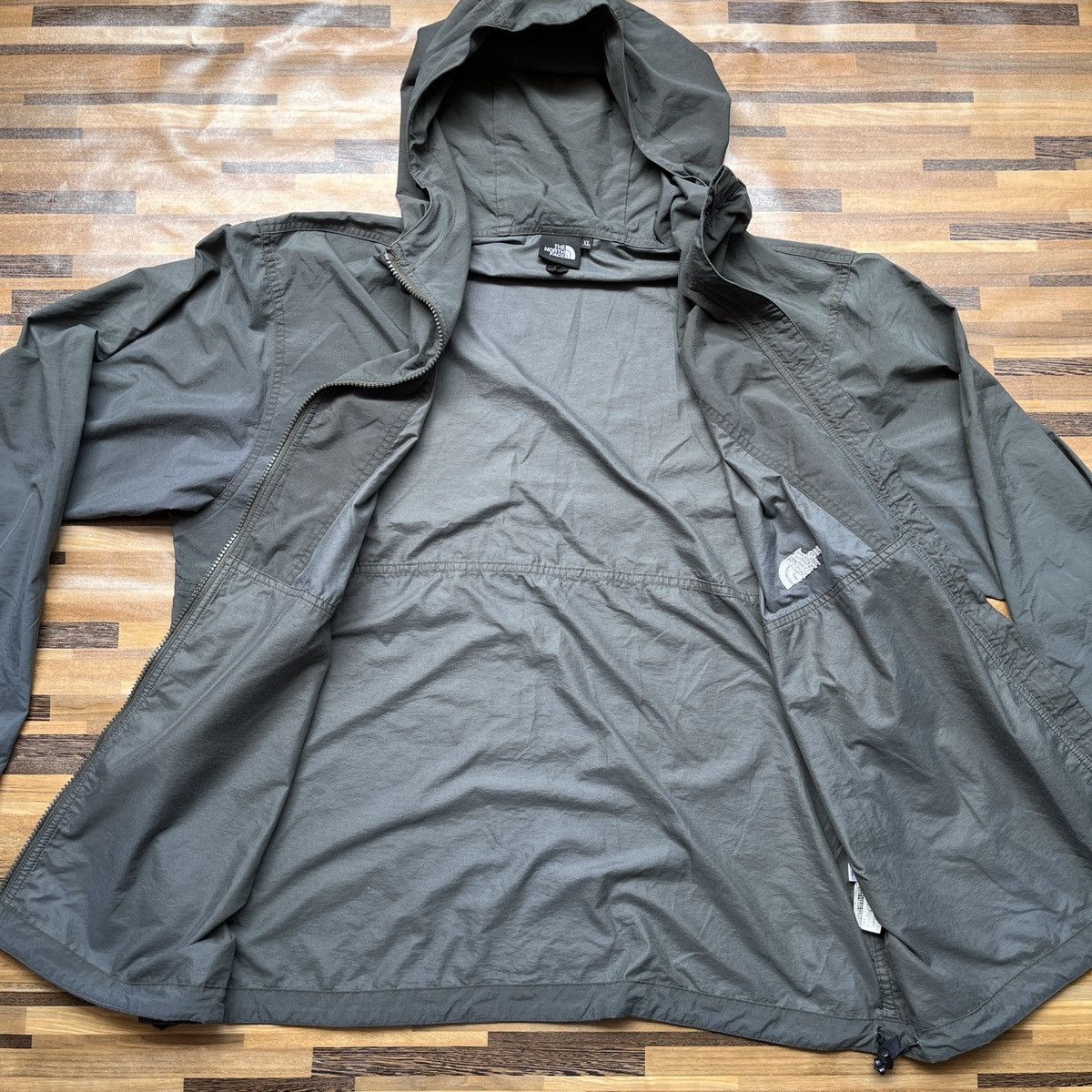 The North Face × Vintage Waterproof The North Face NP16970 Windbreaker Light Jacket Size US XL / EU 56 / 4 - 9 Thumbnail